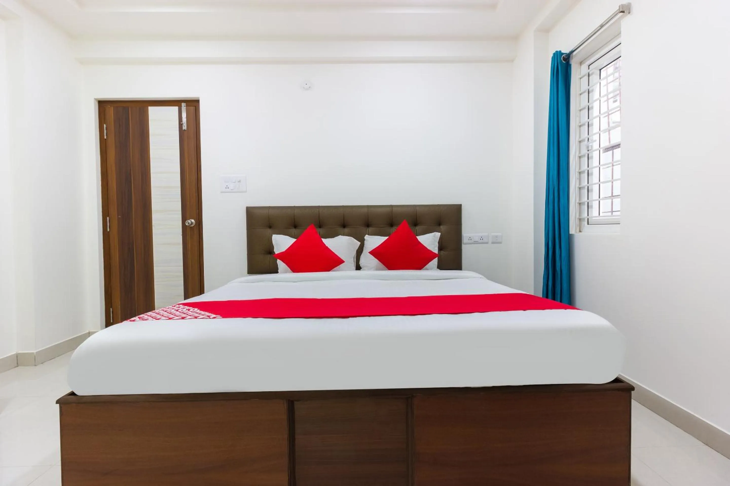 Bedroom, Bed in Super Hotel O Qualia Inn Kondapur Near Botanical Garden