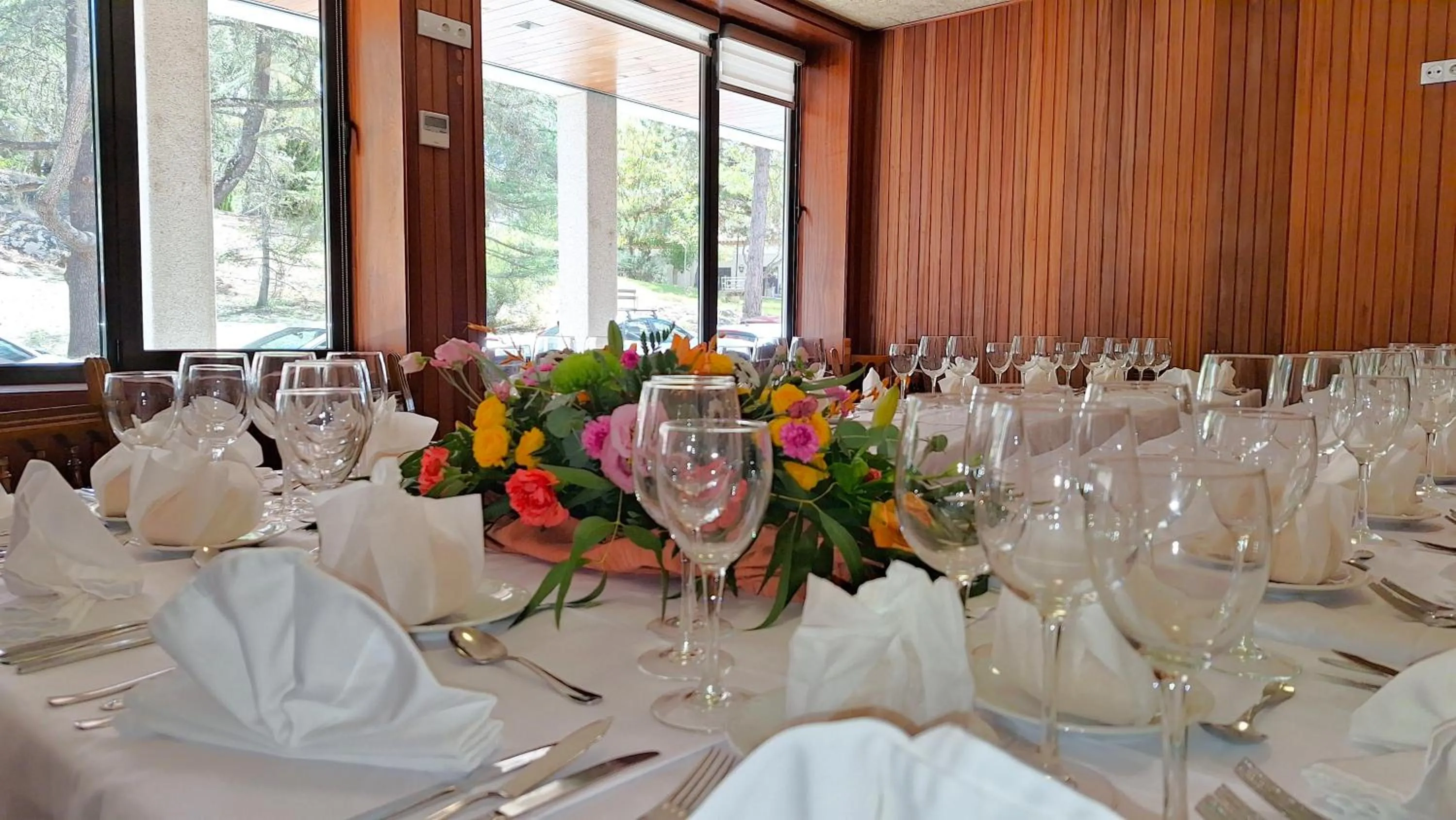 Restaurant/places to eat in Hotel Balneario de Retortillo