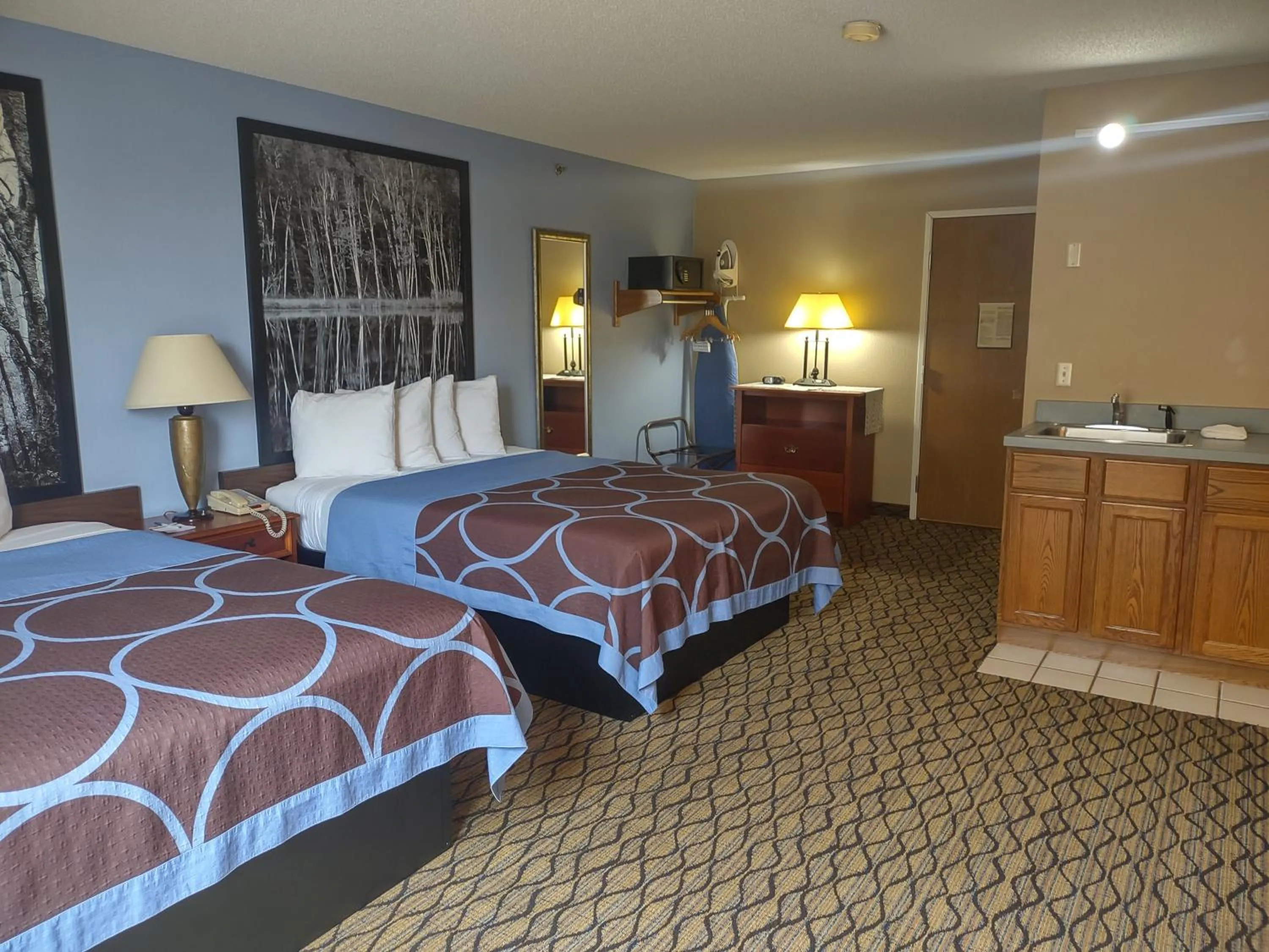 Bedroom, Bed in Super 8 by Wyndham Adrian