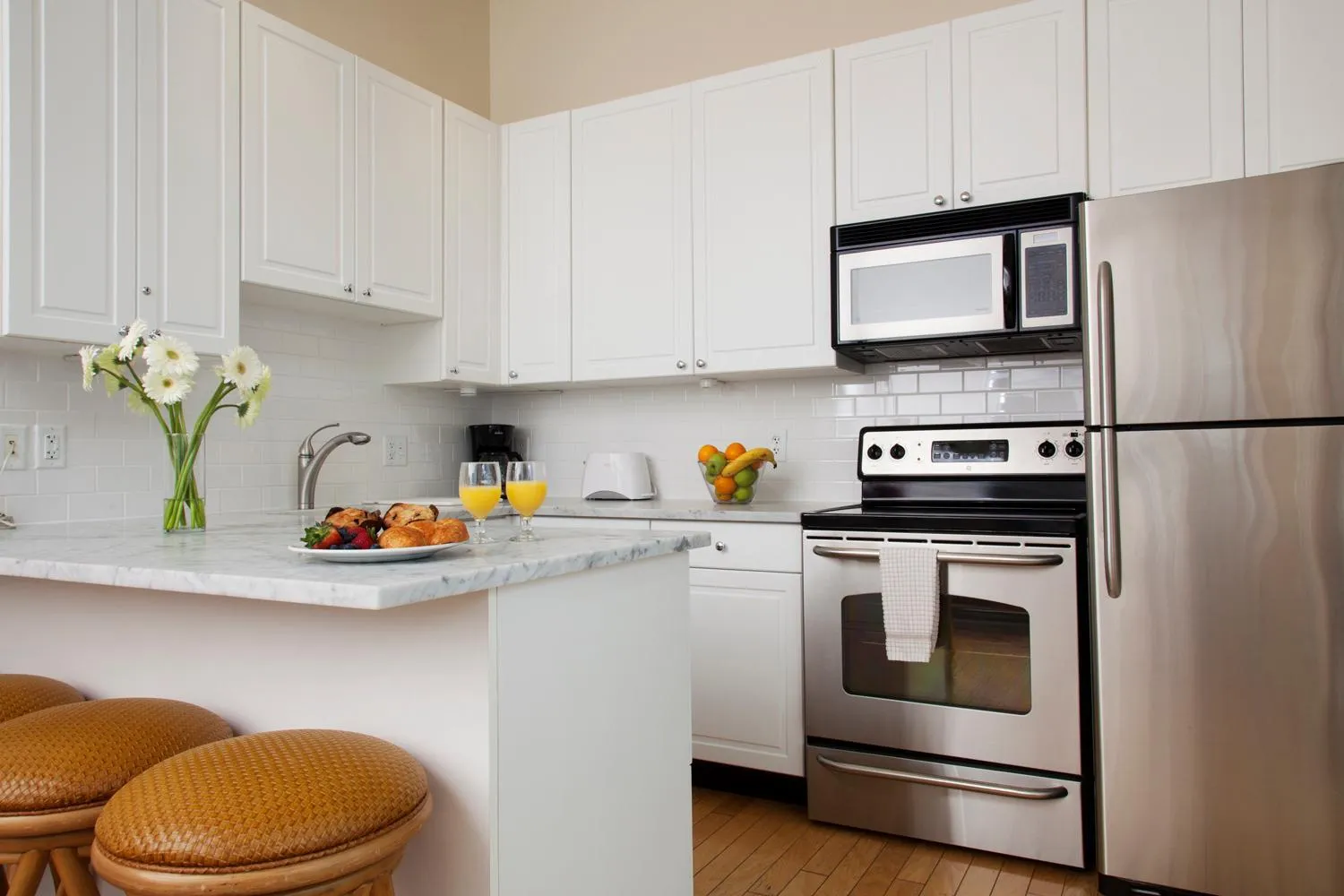 Kitchen or kitchenette in Sandpiper Beach Club