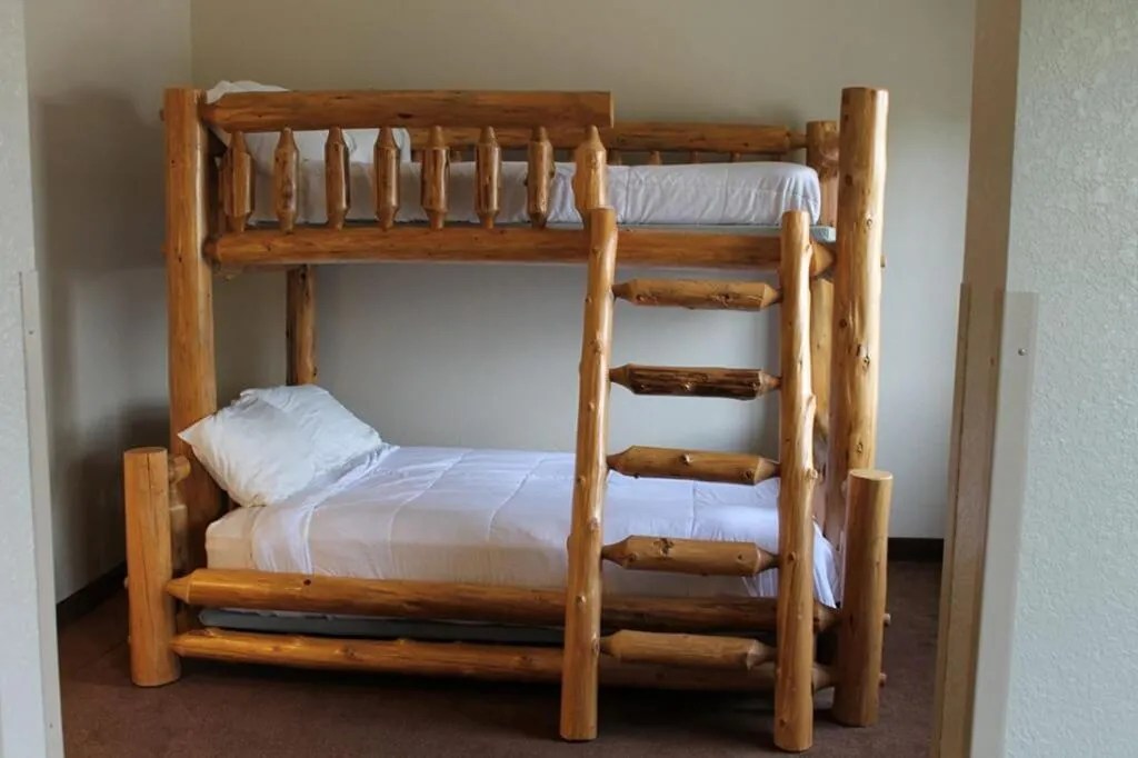 bunk bed, Bed in Edmore Inn