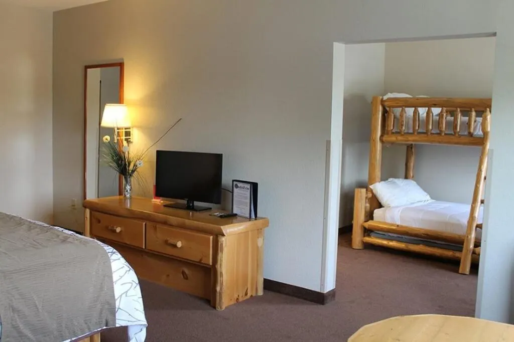 TV and multimedia, Bed in Edmore Inn