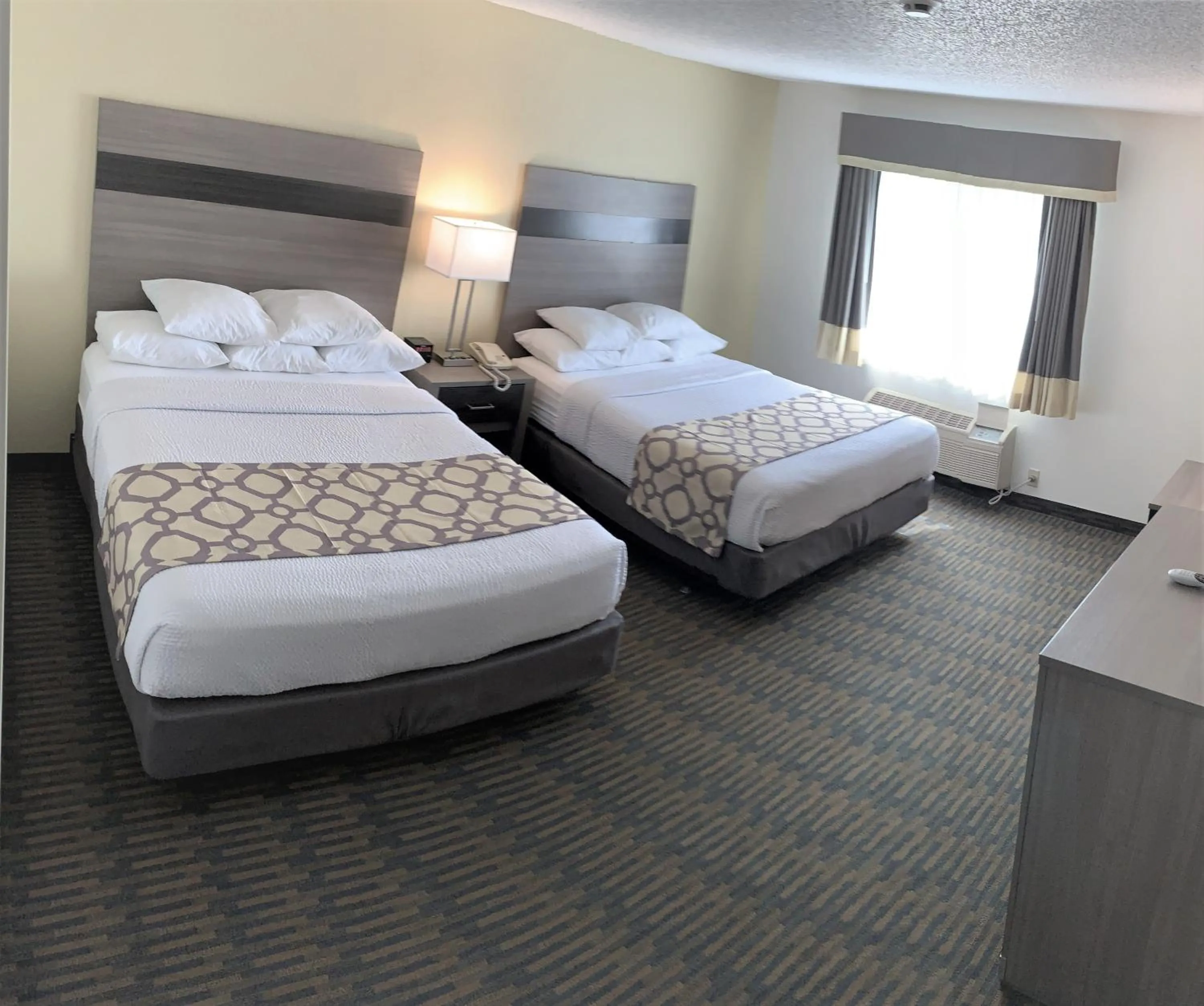 Bedroom, Bed in Baymont by Wyndham Paw Paw