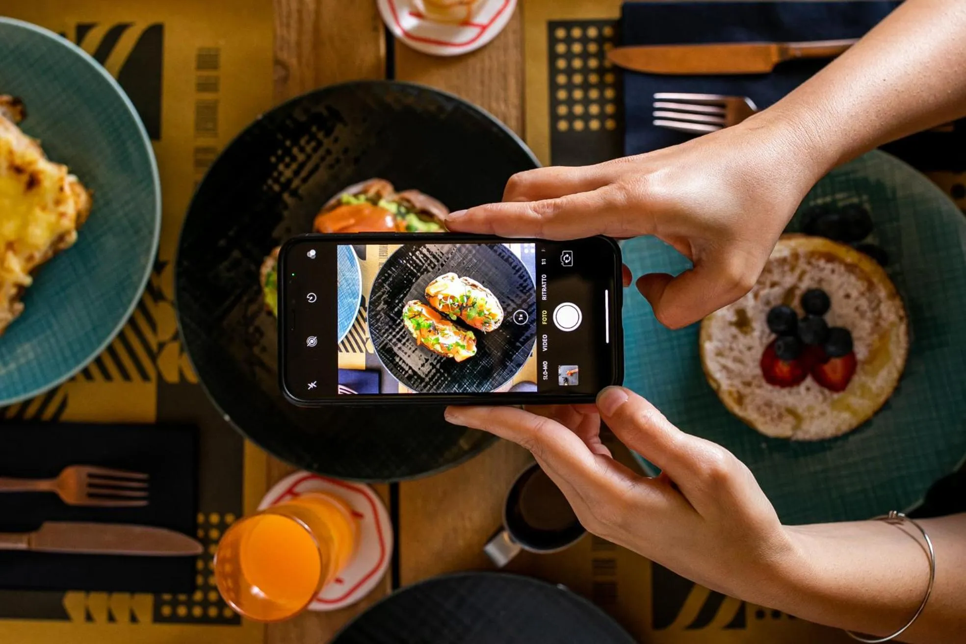 Restaurant/places to eat in The Modernist Hotel