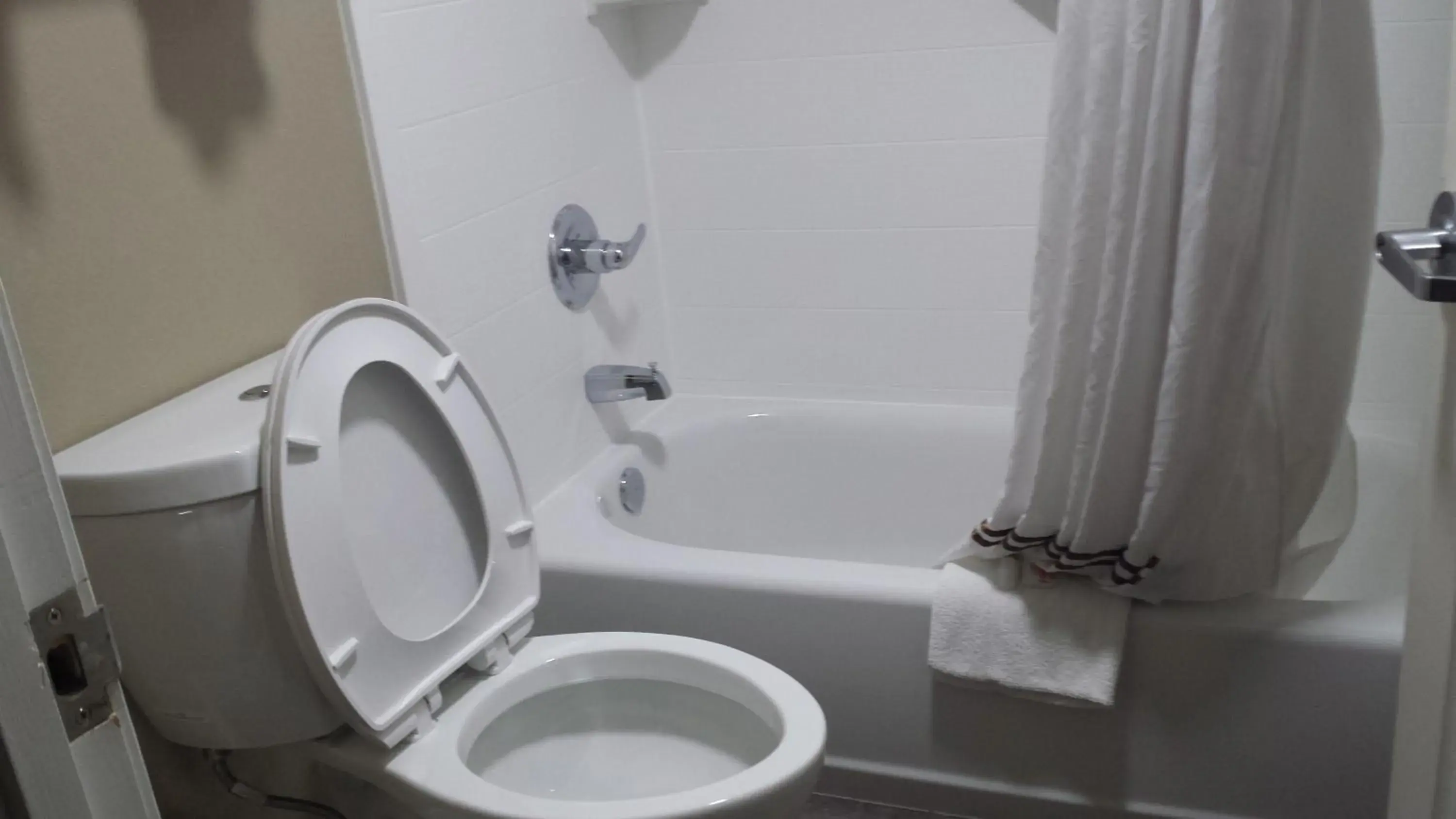 King Room - Disability Access - Smoking in Super 8 by Wyndham Murfreesboro King Room - Disability Access - Smoking in Super 8 by Wyndham Murfreesboro