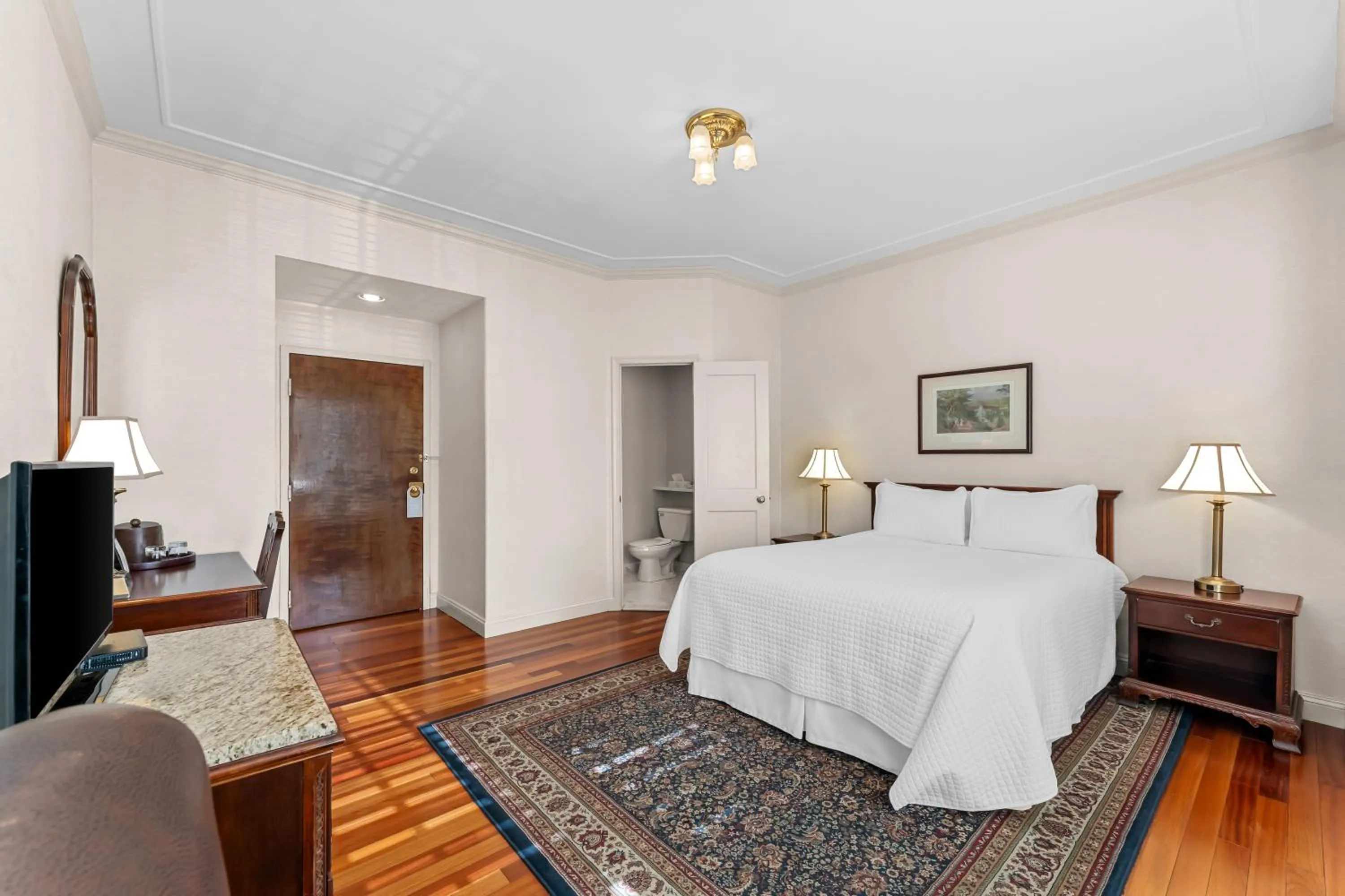 Bed in Penn's View Hotel Philadelphia