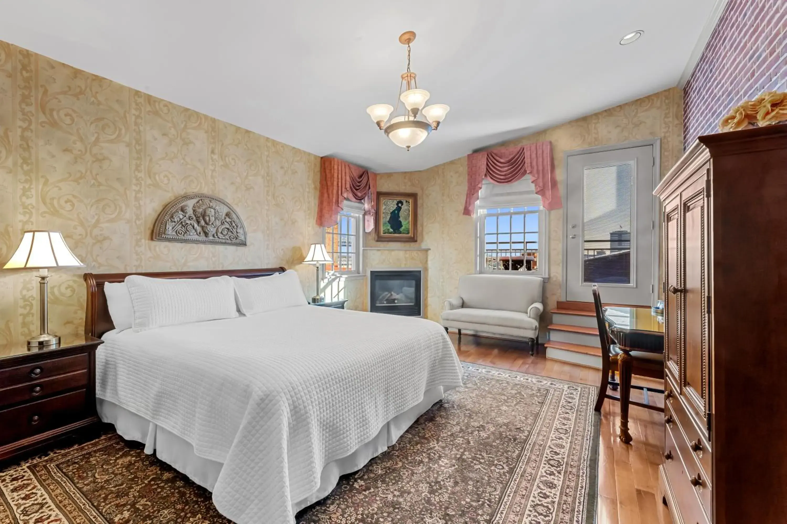 Bedroom, Bed in Penn's View Hotel Philadelphia Bedroom, Bed in Penn's View Hotel Philadelphia