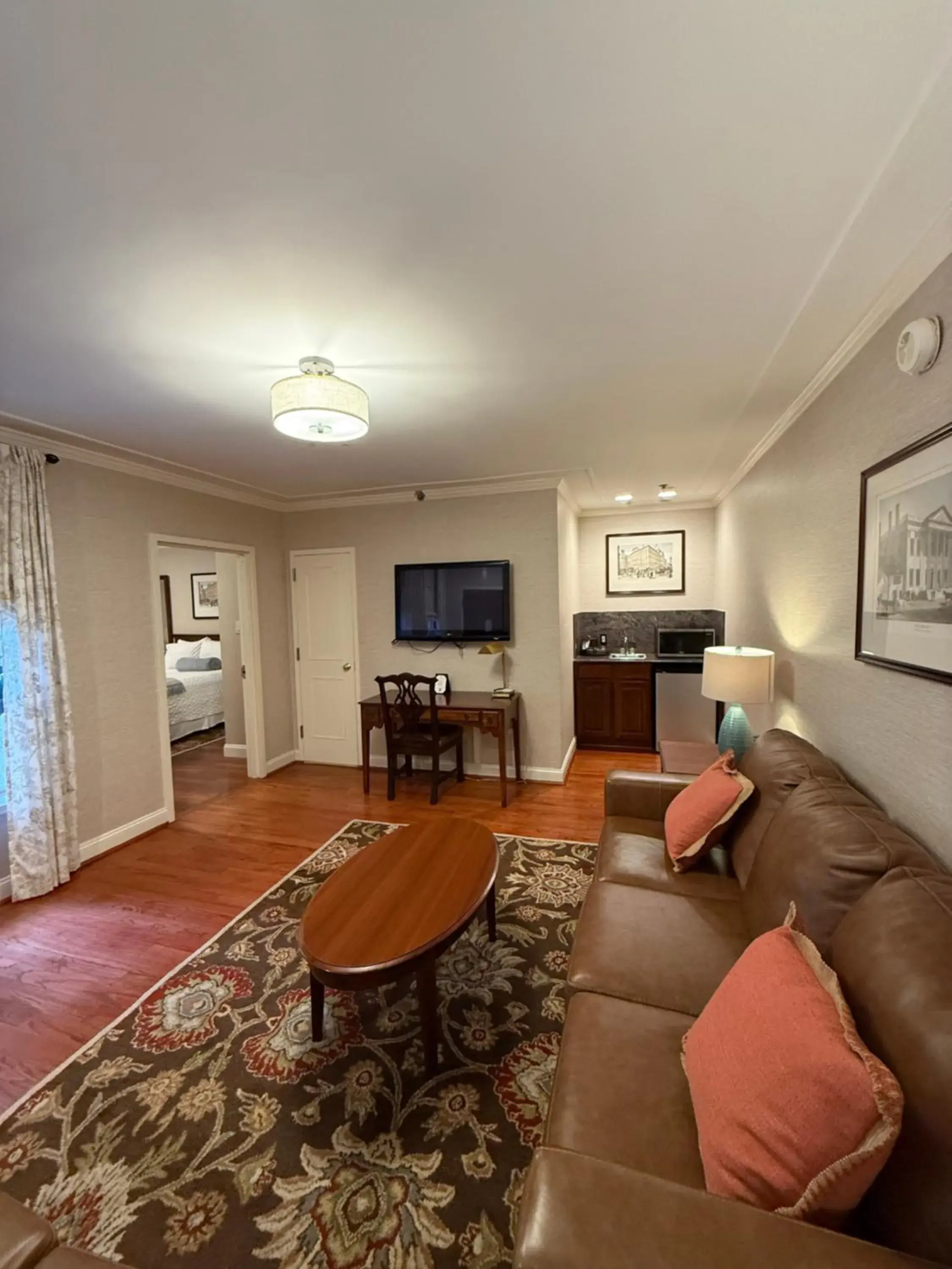 Living room in Penn's View Hotel Philadelphia Living room in Penn's View Hotel Philadelphia