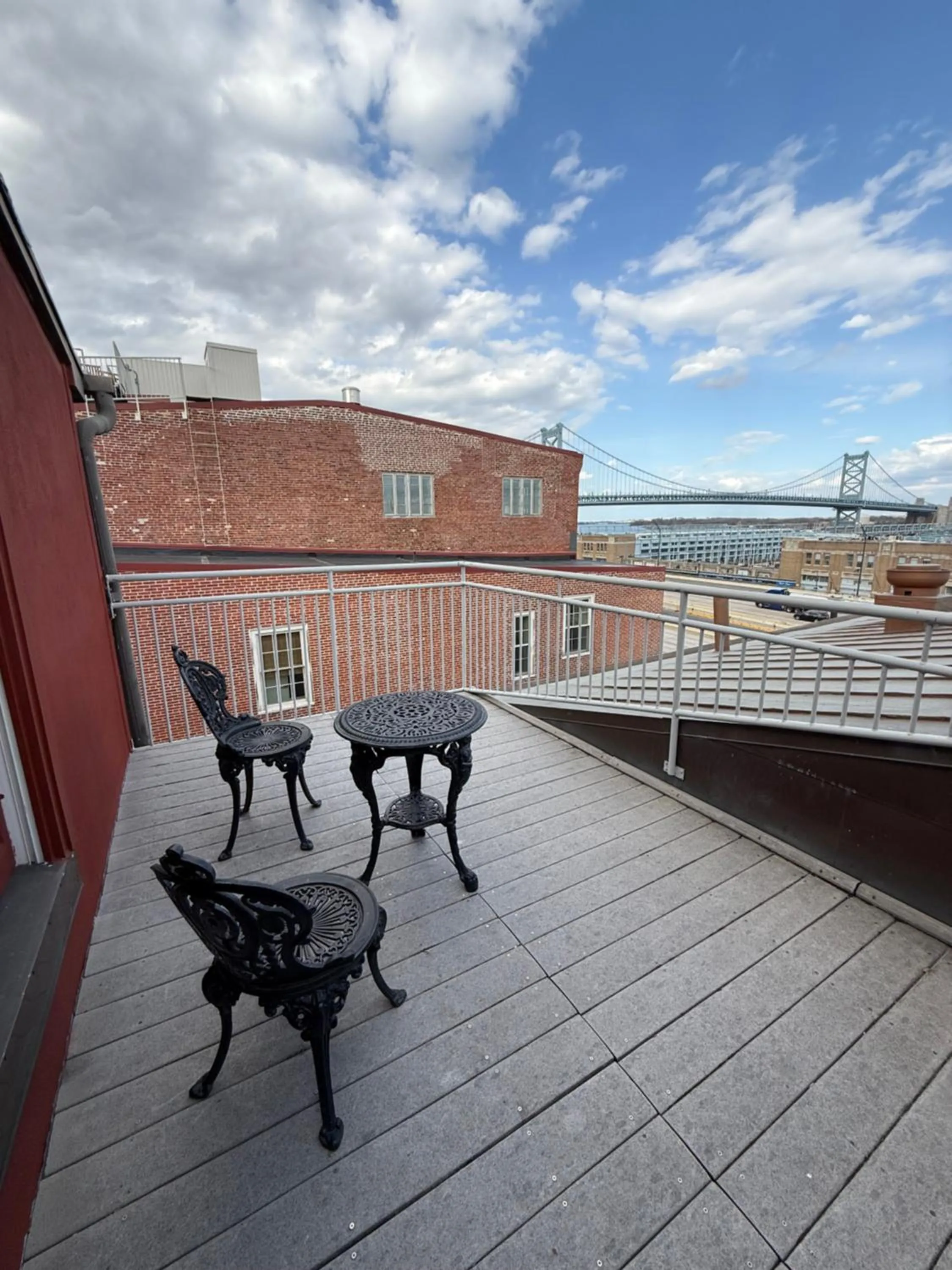 Patio in Penn's View Hotel Philadelphia