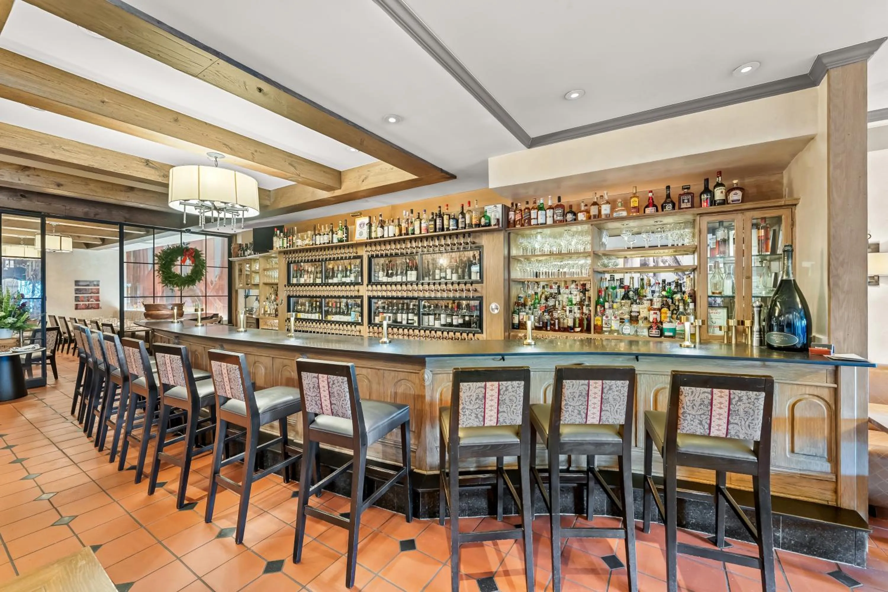 Lounge or bar in Penn's View Hotel Philadelphia