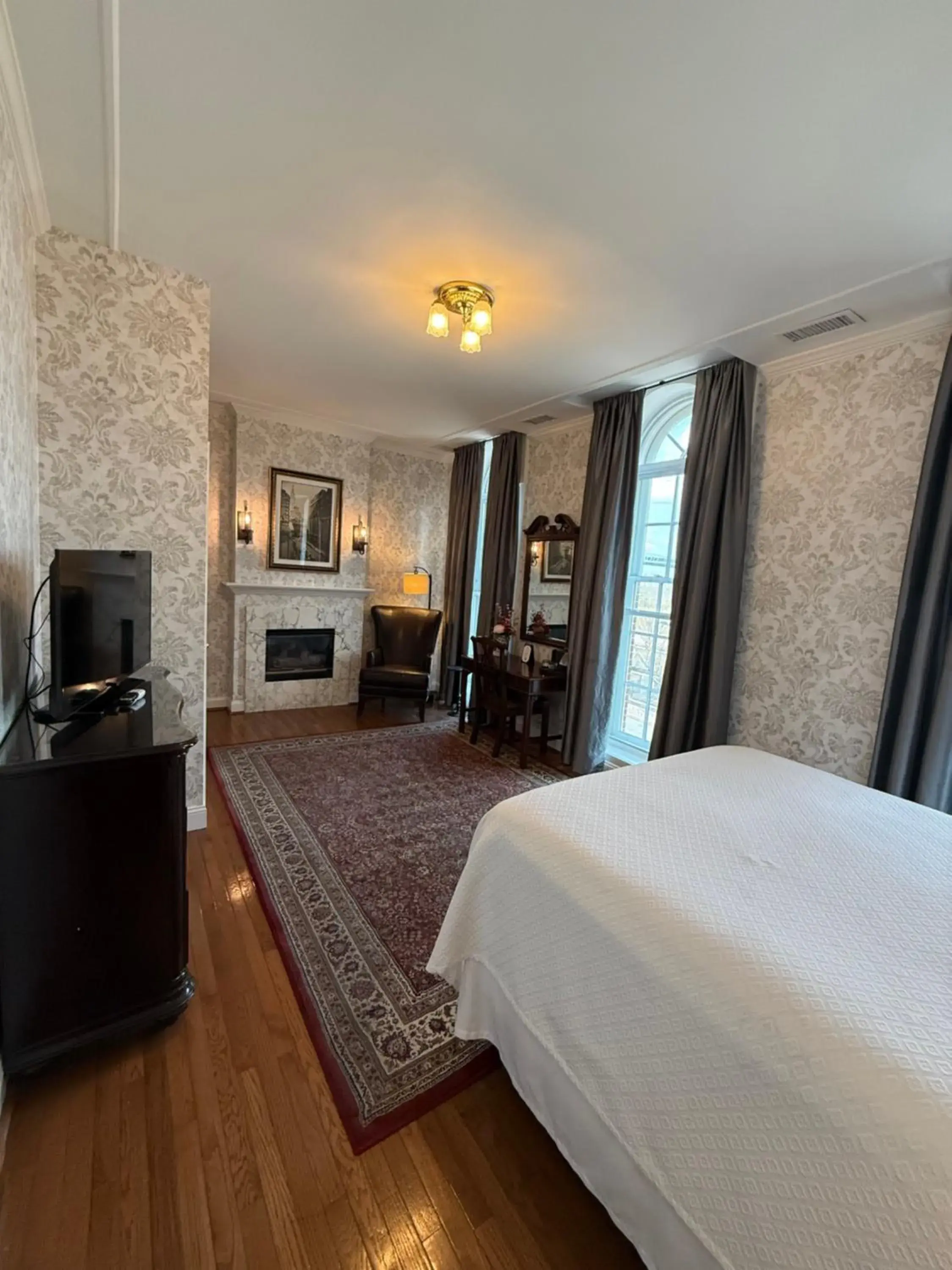 Photo of the whole room, Bed in Penn's View Hotel Philadelphia Photo of the whole room, Bed in Penn's View Hotel Philadelphia