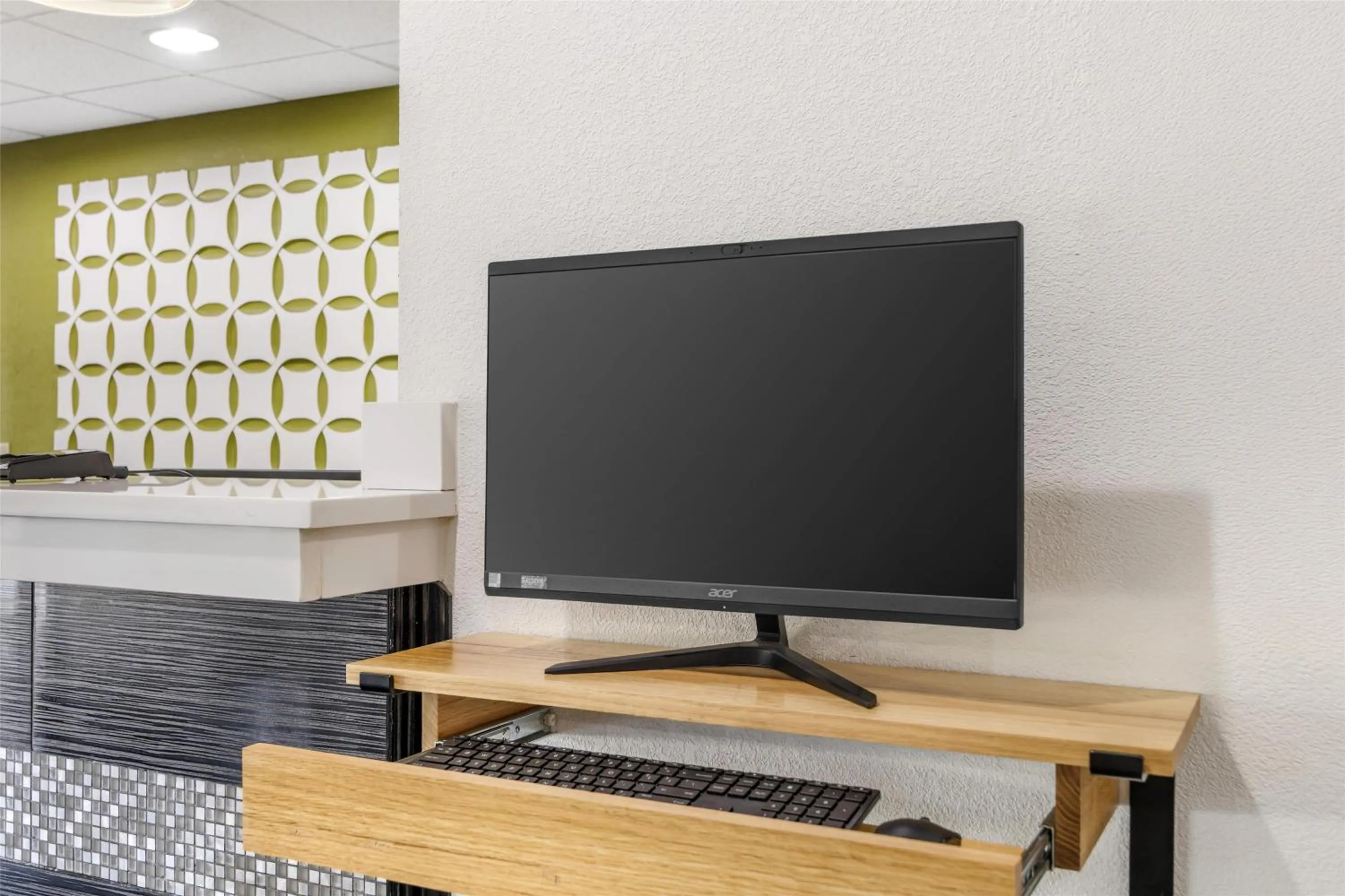 Business facilities in Best Western Commerce Inn