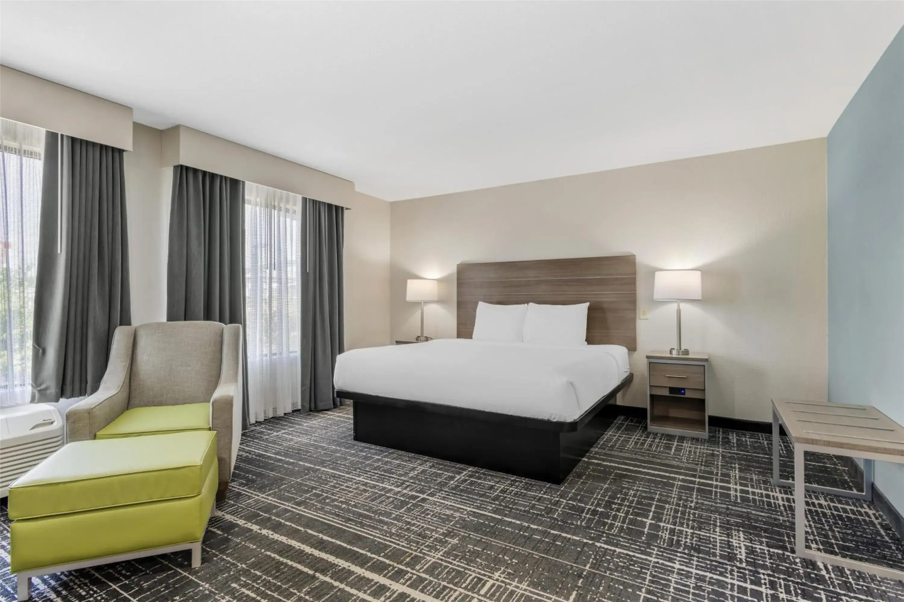 Photo of the whole room, Bed in Best Western Commerce Inn Photo of the whole room, Bed in Best Western Commerce Inn