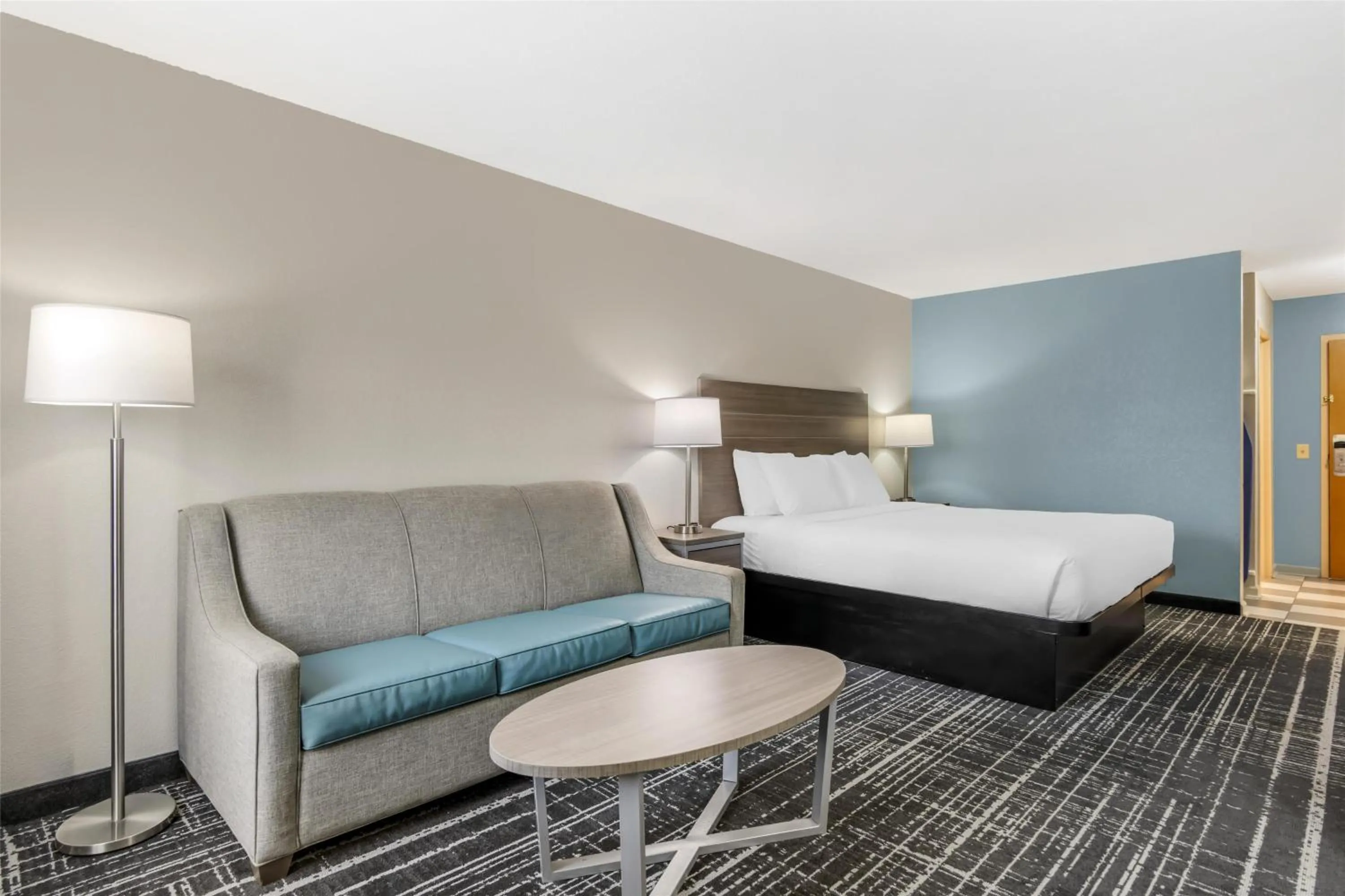 Bedroom in Best Western Commerce Inn