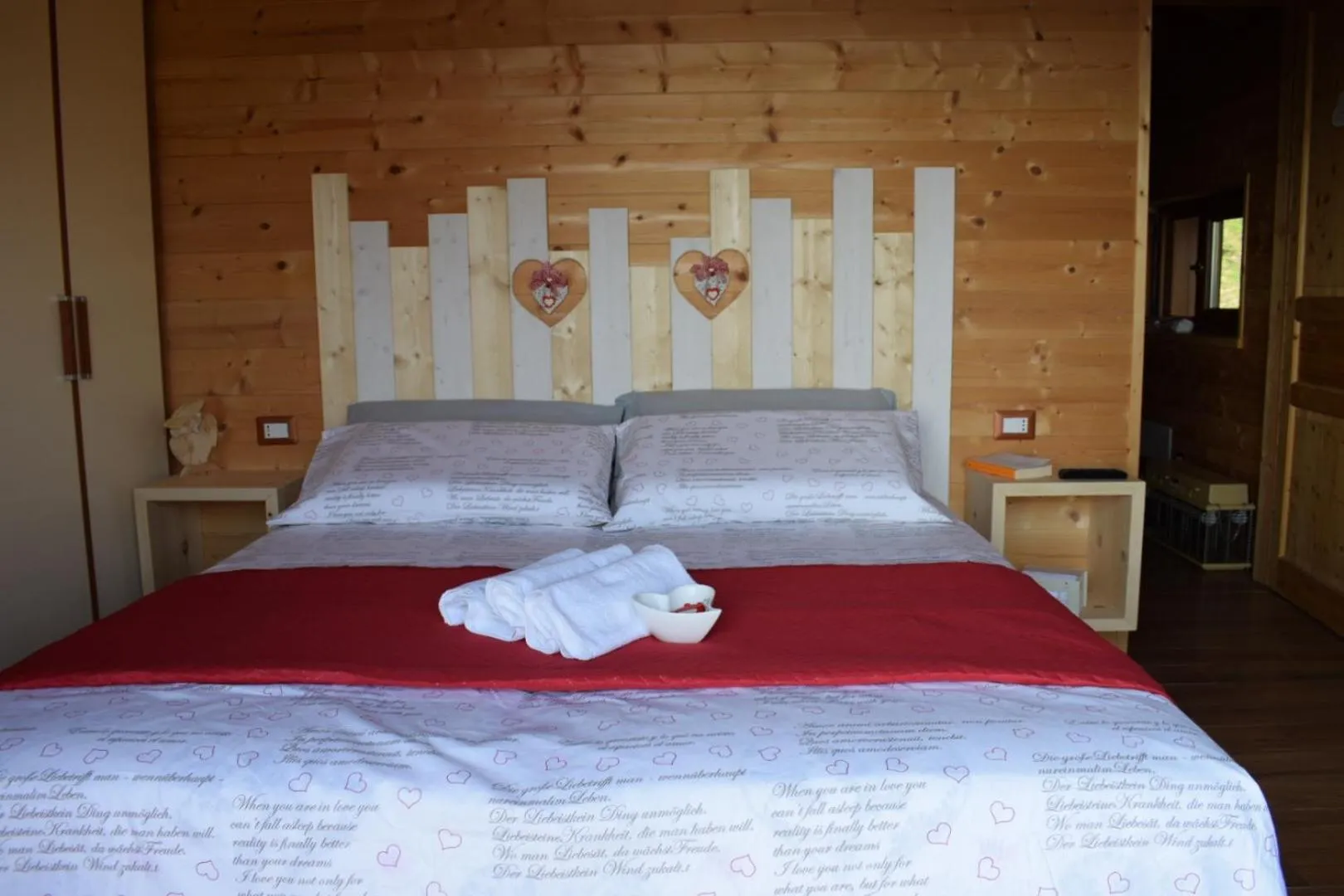 Bedroom, Bed in 2 CUORI E UN B&B