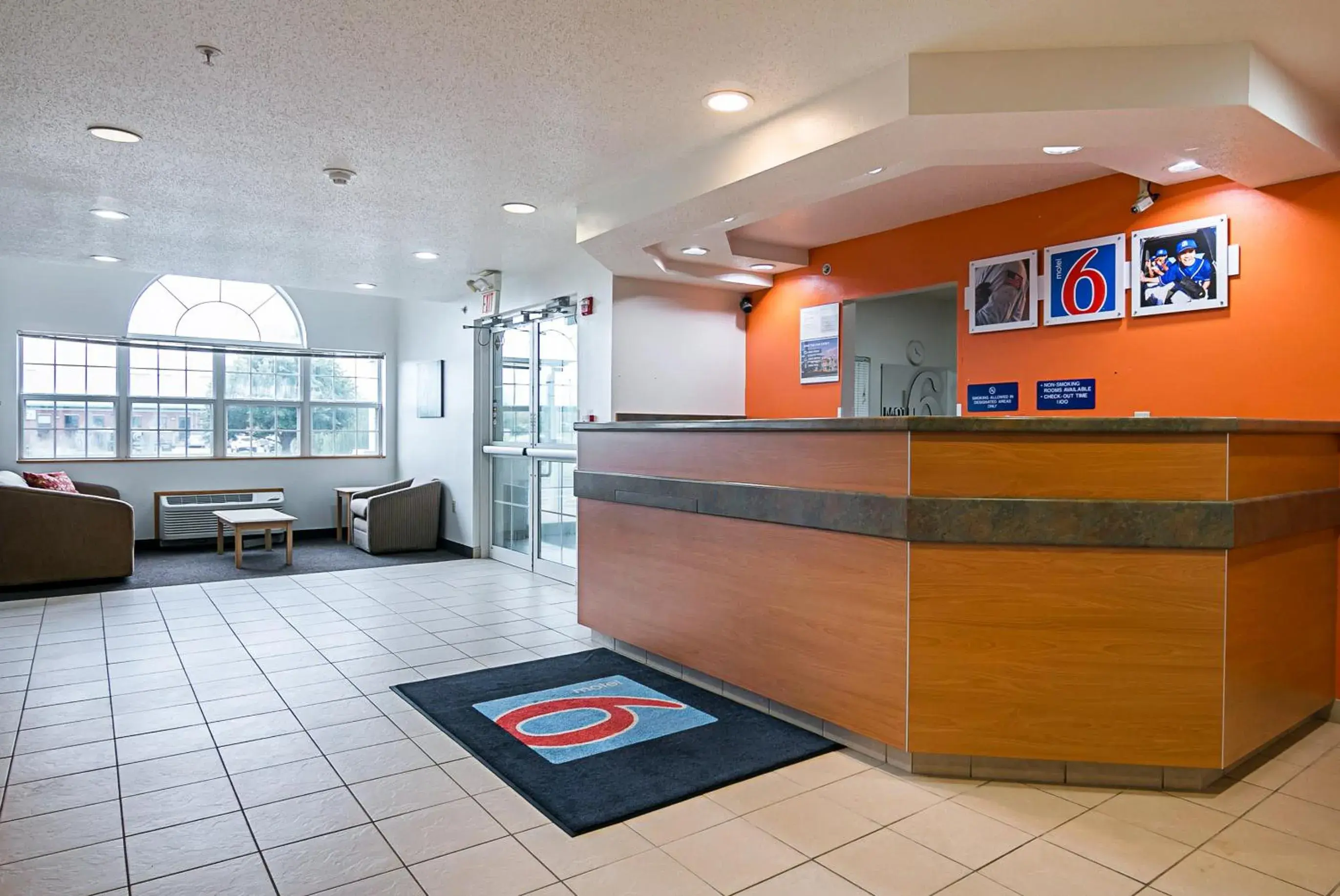 Lobby or reception in Motel 6-Sycamore, IL Lobby or reception in Motel 6-Sycamore, IL