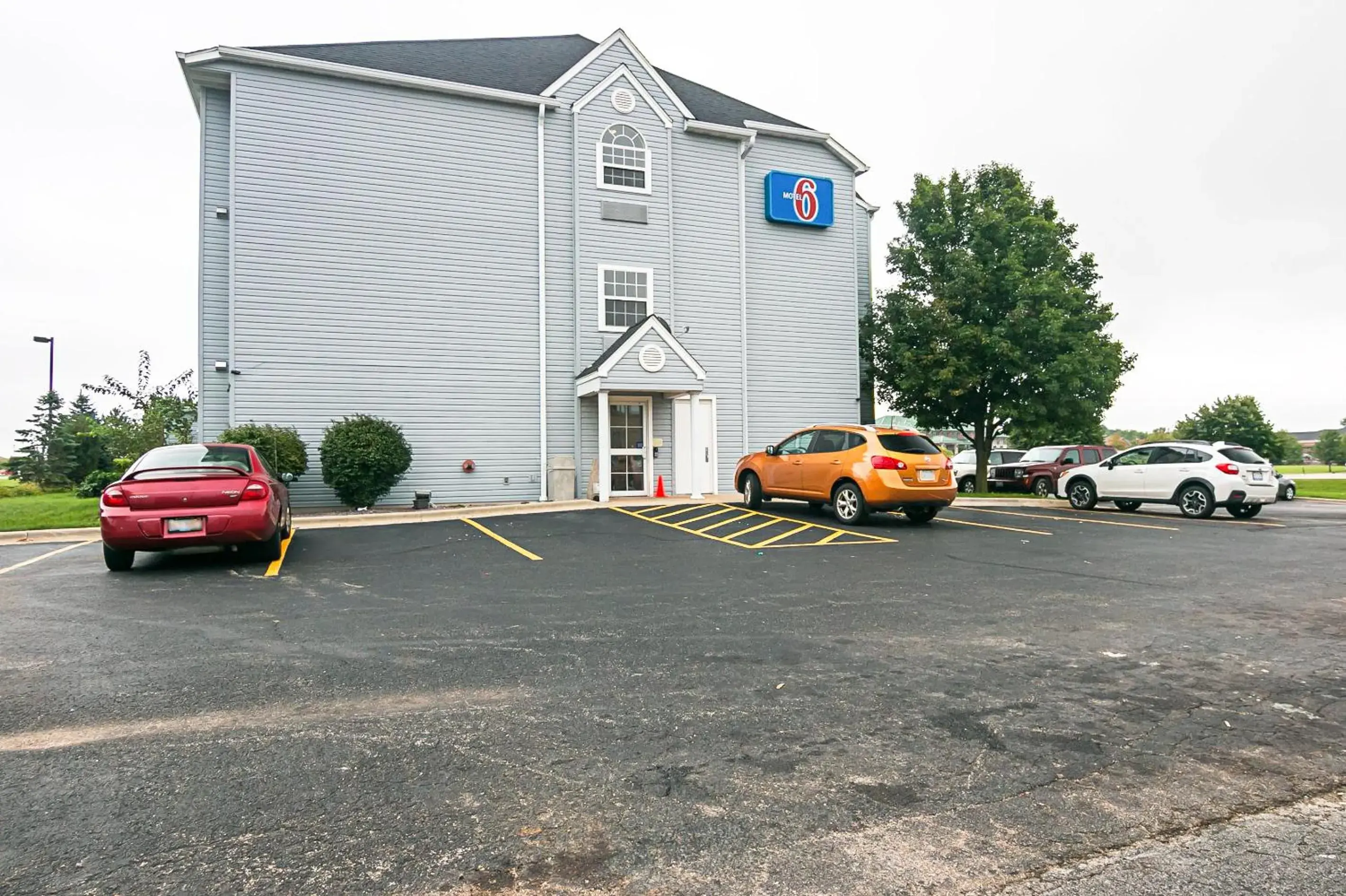 Facade/entrance in Motel 6-Sycamore, IL Facade/entrance in Motel 6-Sycamore, IL