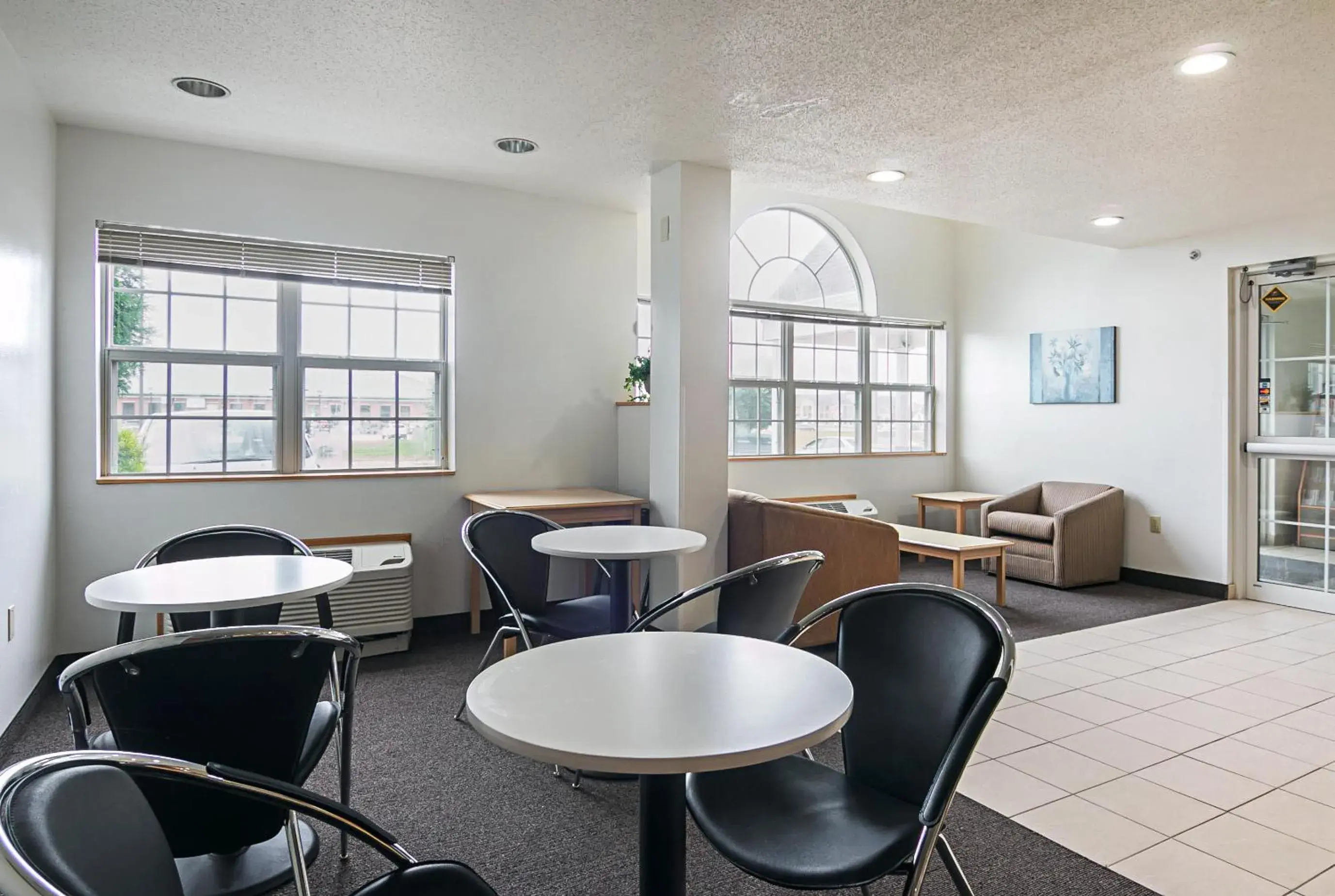 Lobby or reception in Motel 6-Sycamore, IL Lobby or reception in Motel 6-Sycamore, IL