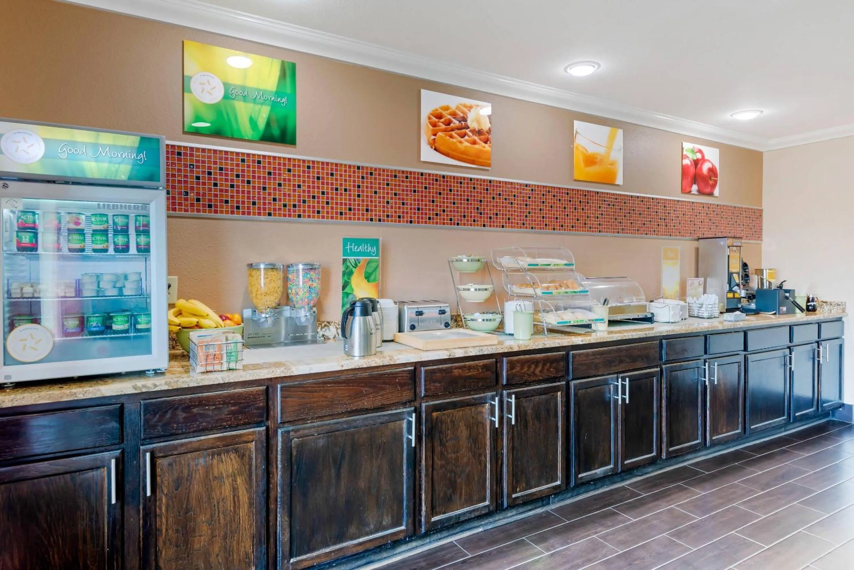 Breakfast in Quality Inn & Suites Brandenburg - Fort Knox