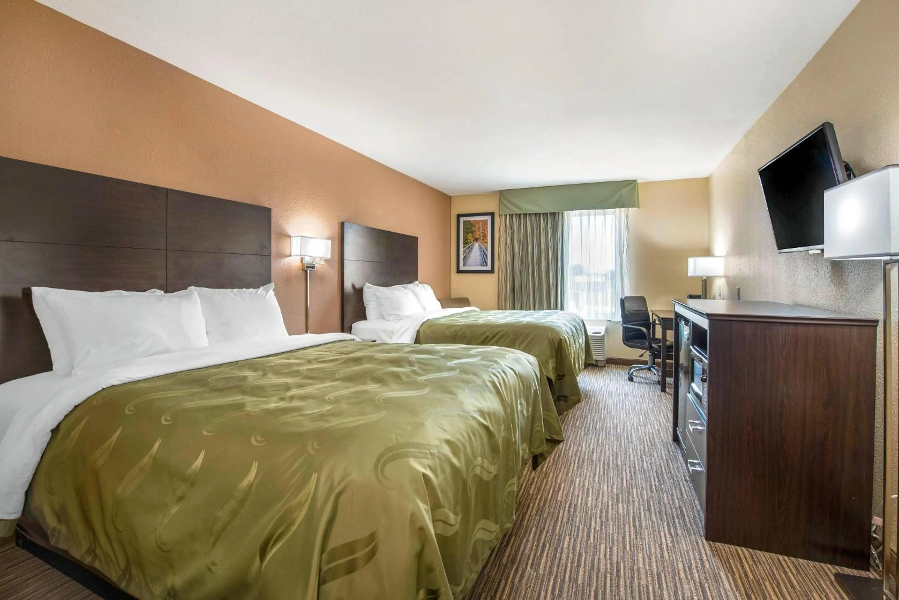 Bedroom, Bed in Quality Inn & Suites Brandenburg - Fort Knox
