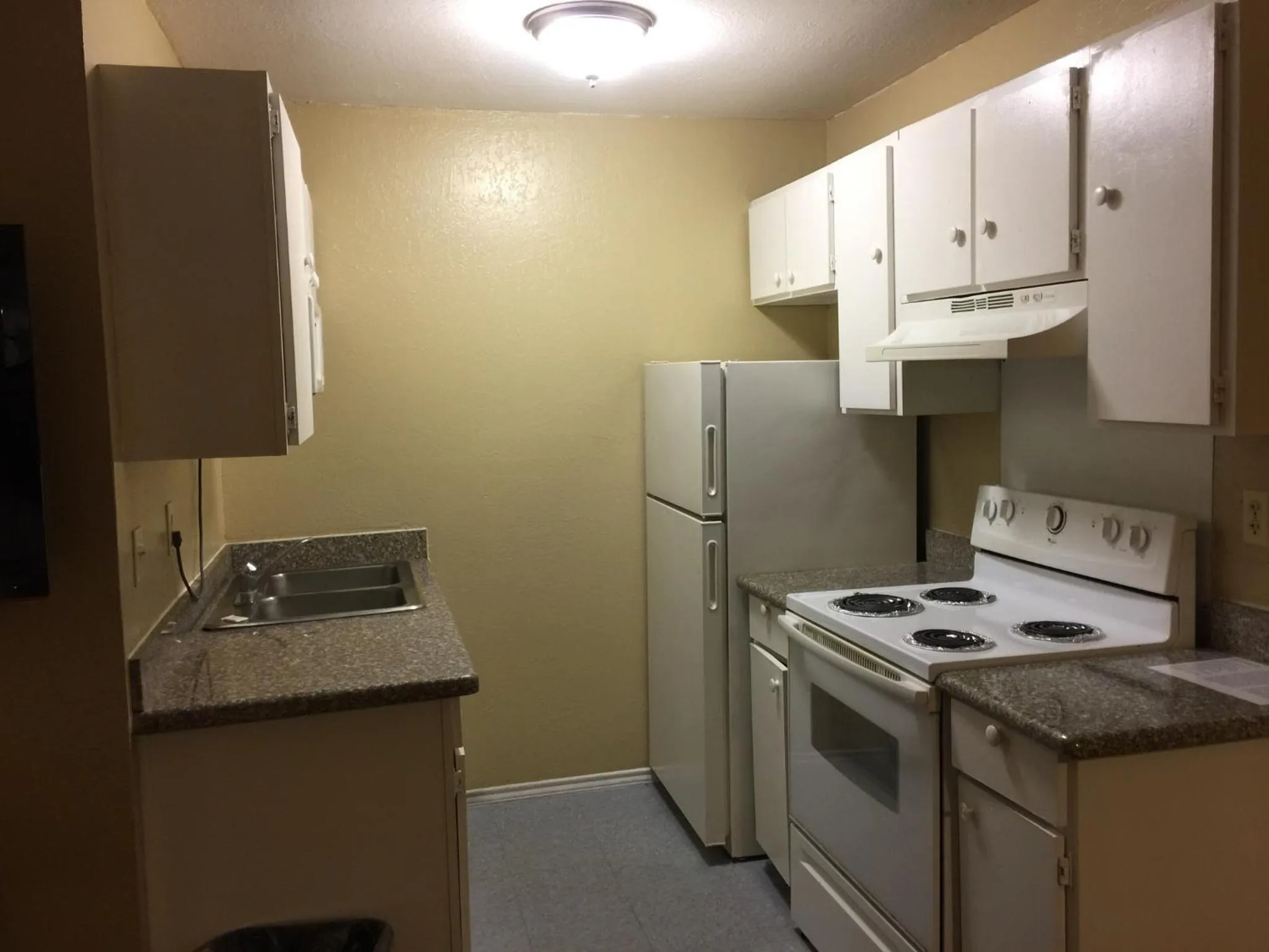 Kitchen or kitchenette in Ranch House Inn & Suites