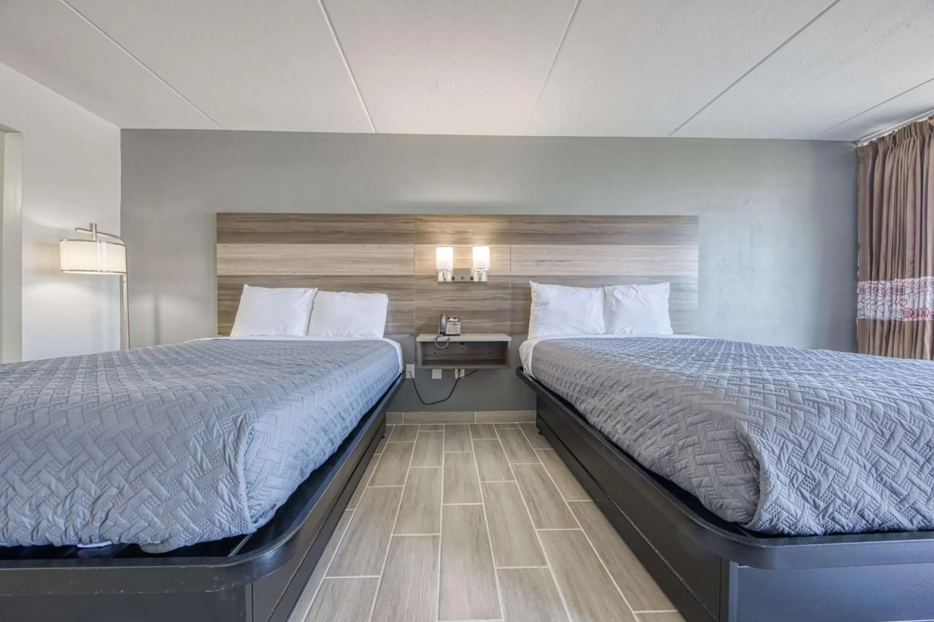 Standard Queen Room - single occupancy in Americas Best Value Inn Stearns, KY Standard Queen Room - single occupancy in Americas Best Value Inn Stearns, KY