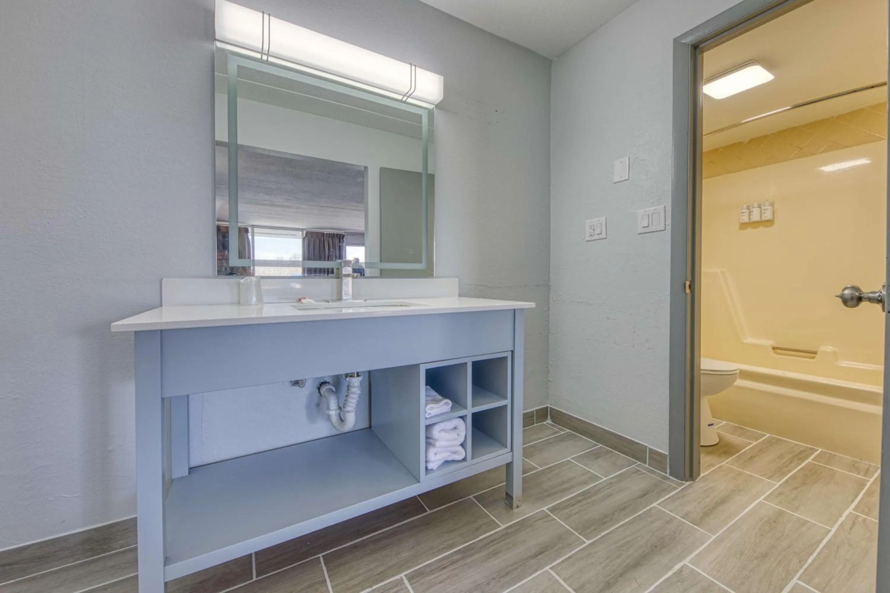 Bedroom in Americas Best Value Inn Stearns, KY