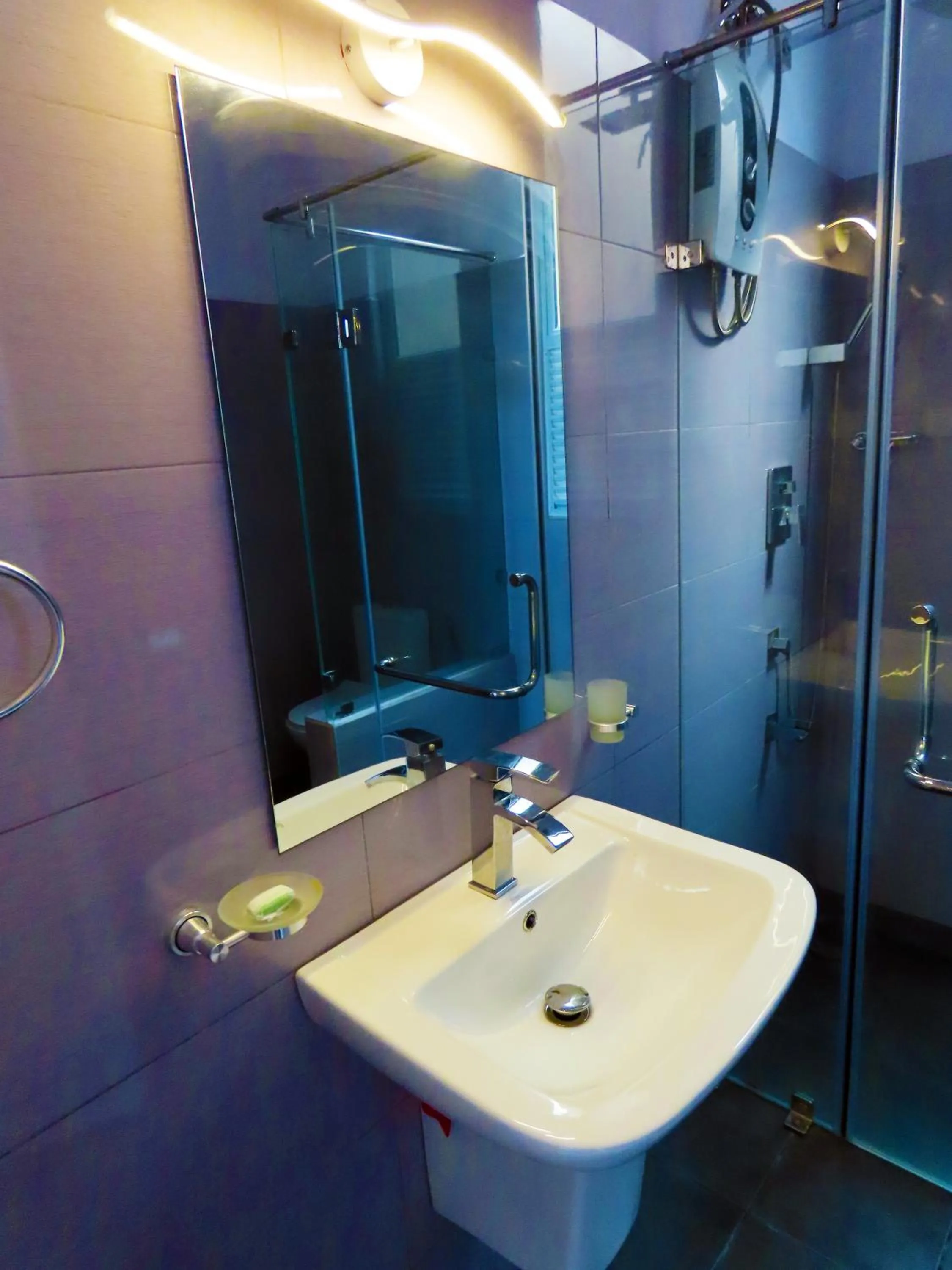 Shower in VIVAS Residencies Luxury Apartments