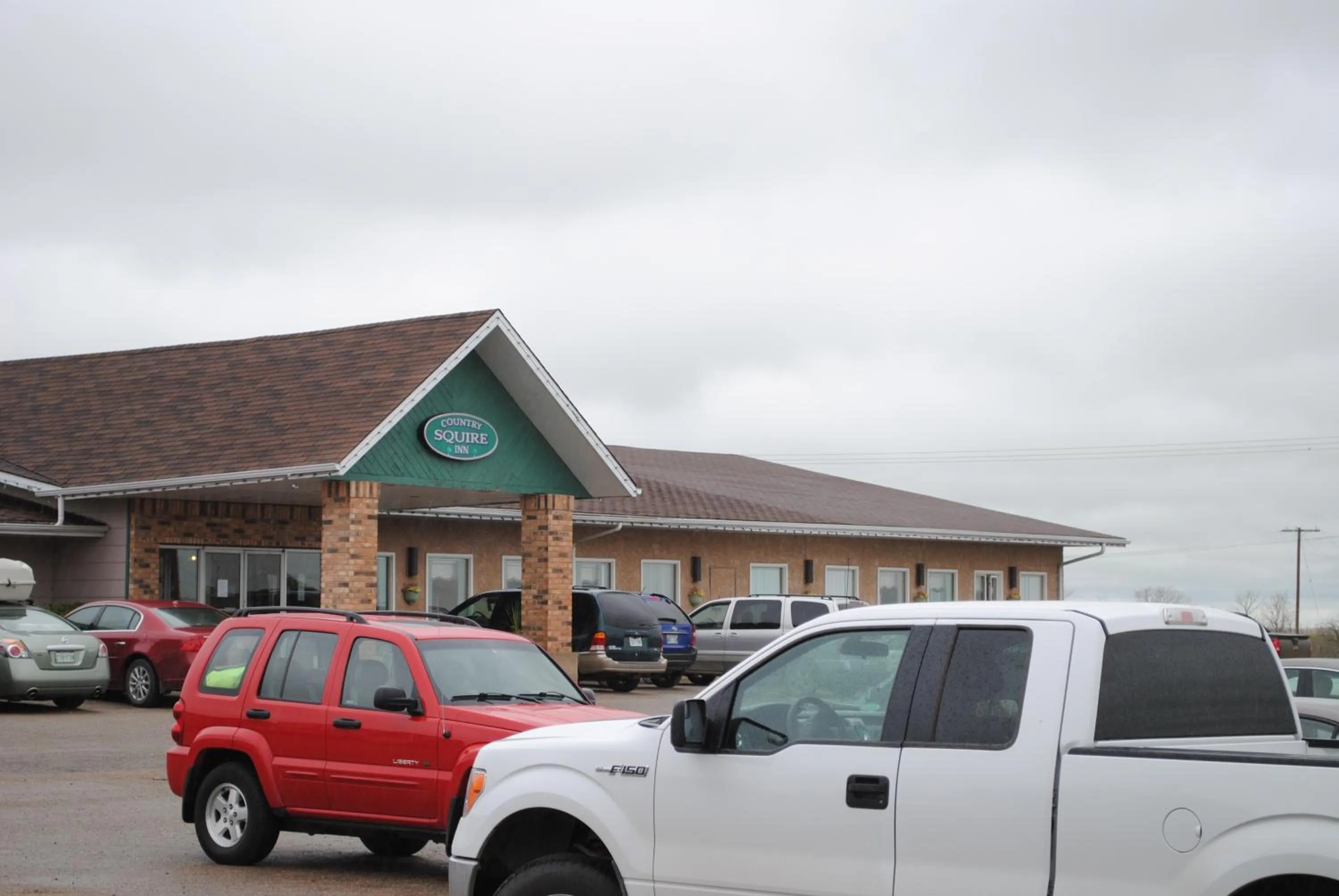 Property building in Moosomin Country Squire Inn