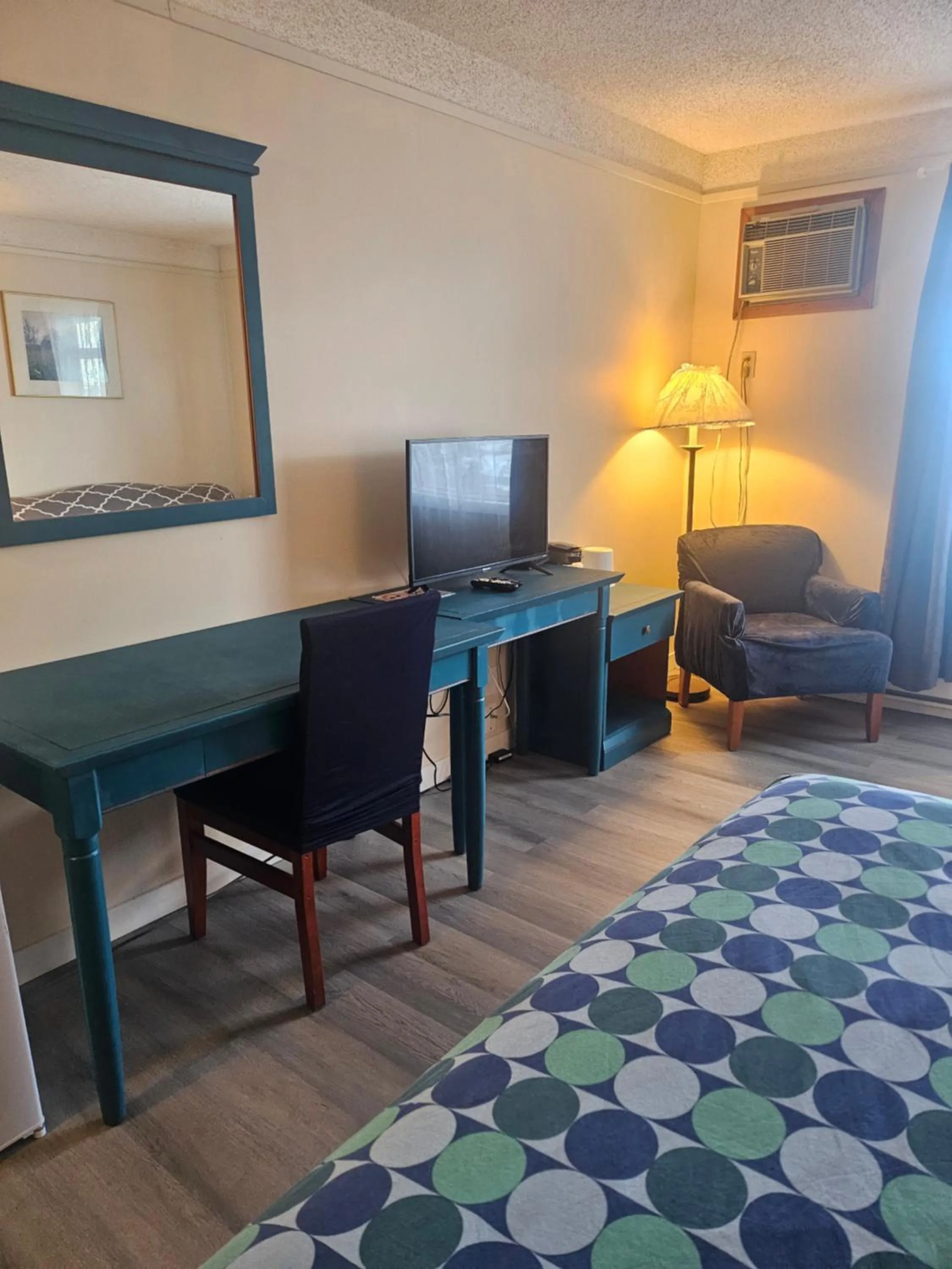 Bed in Moosomin Country Squire Inn