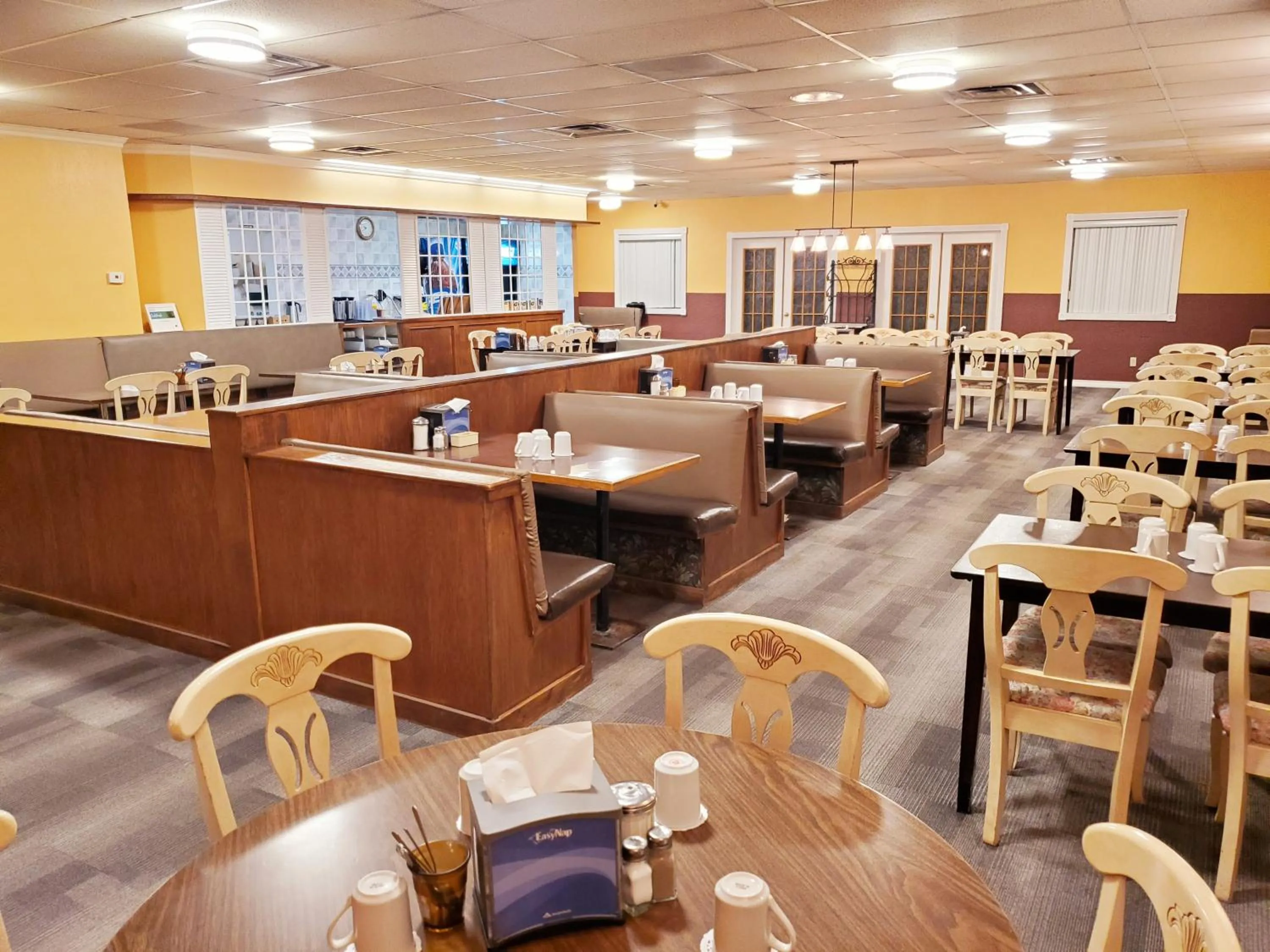 Restaurant/places to eat in Moosomin Country Squire Inn