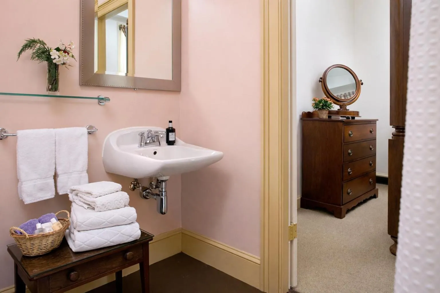 Bathroom in Rachael's Dowry Bed and Breakfast
