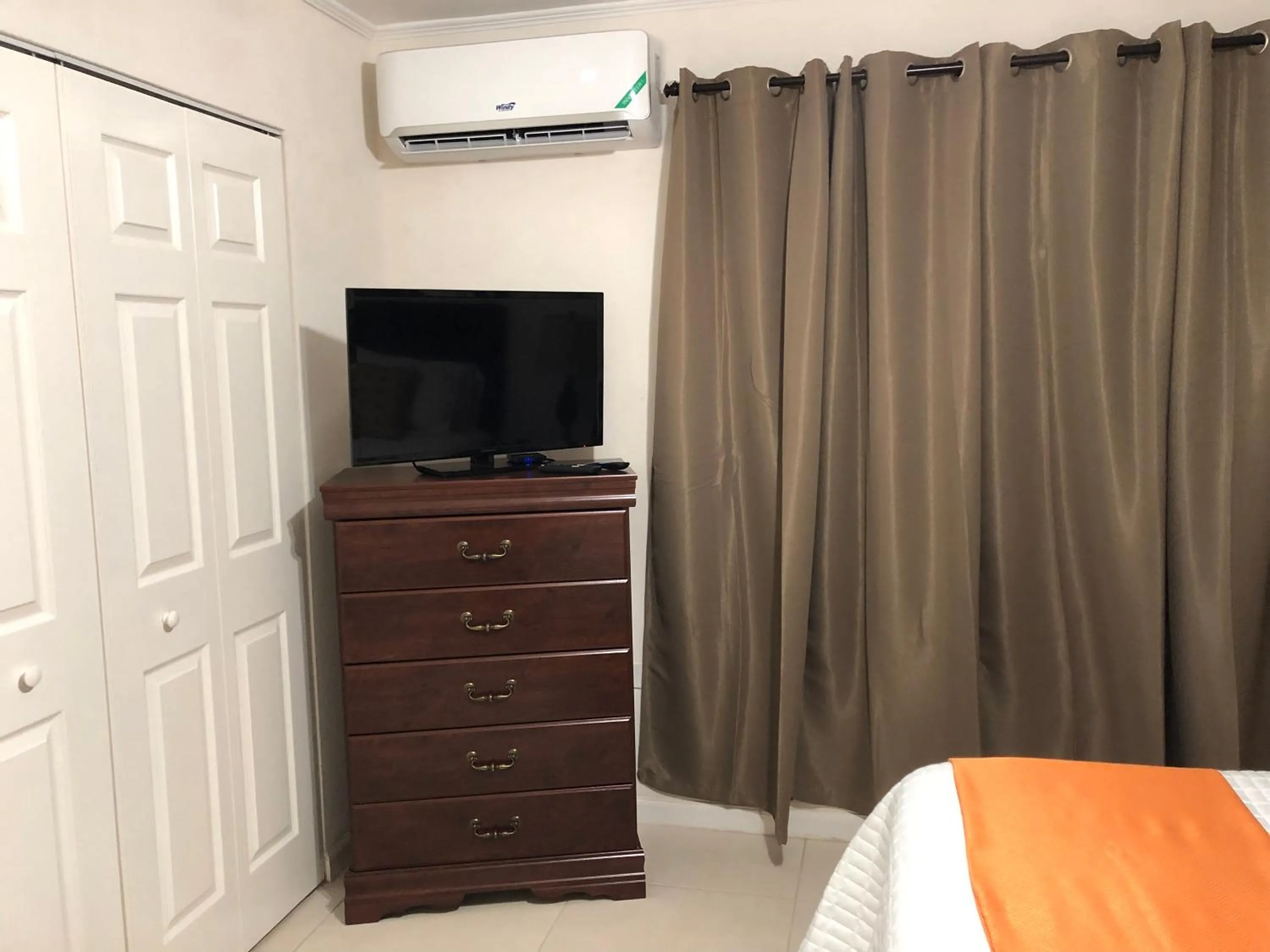 Bed in Anna's Joye Chatham