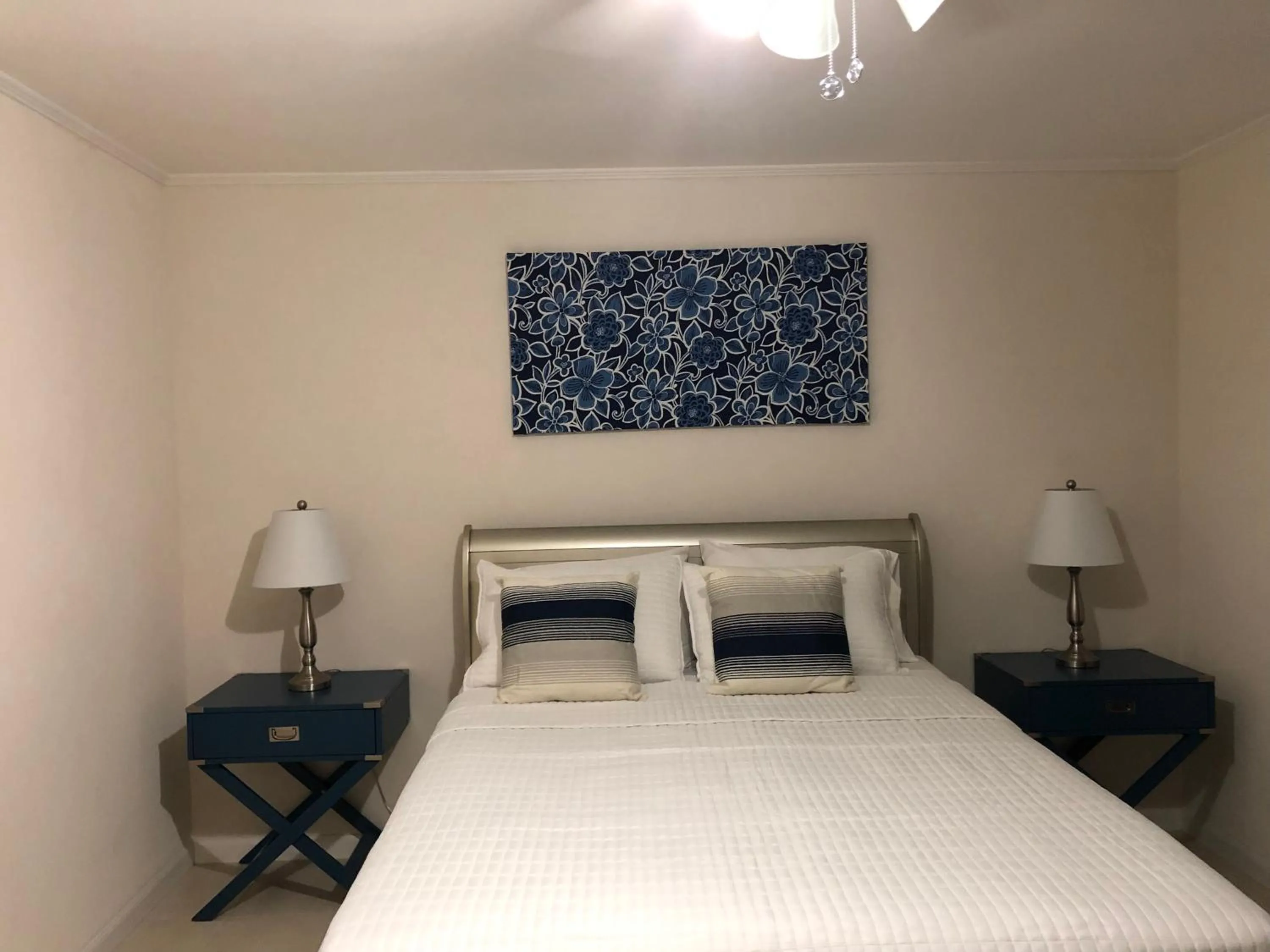 Bed in Anna's Joye Chatham