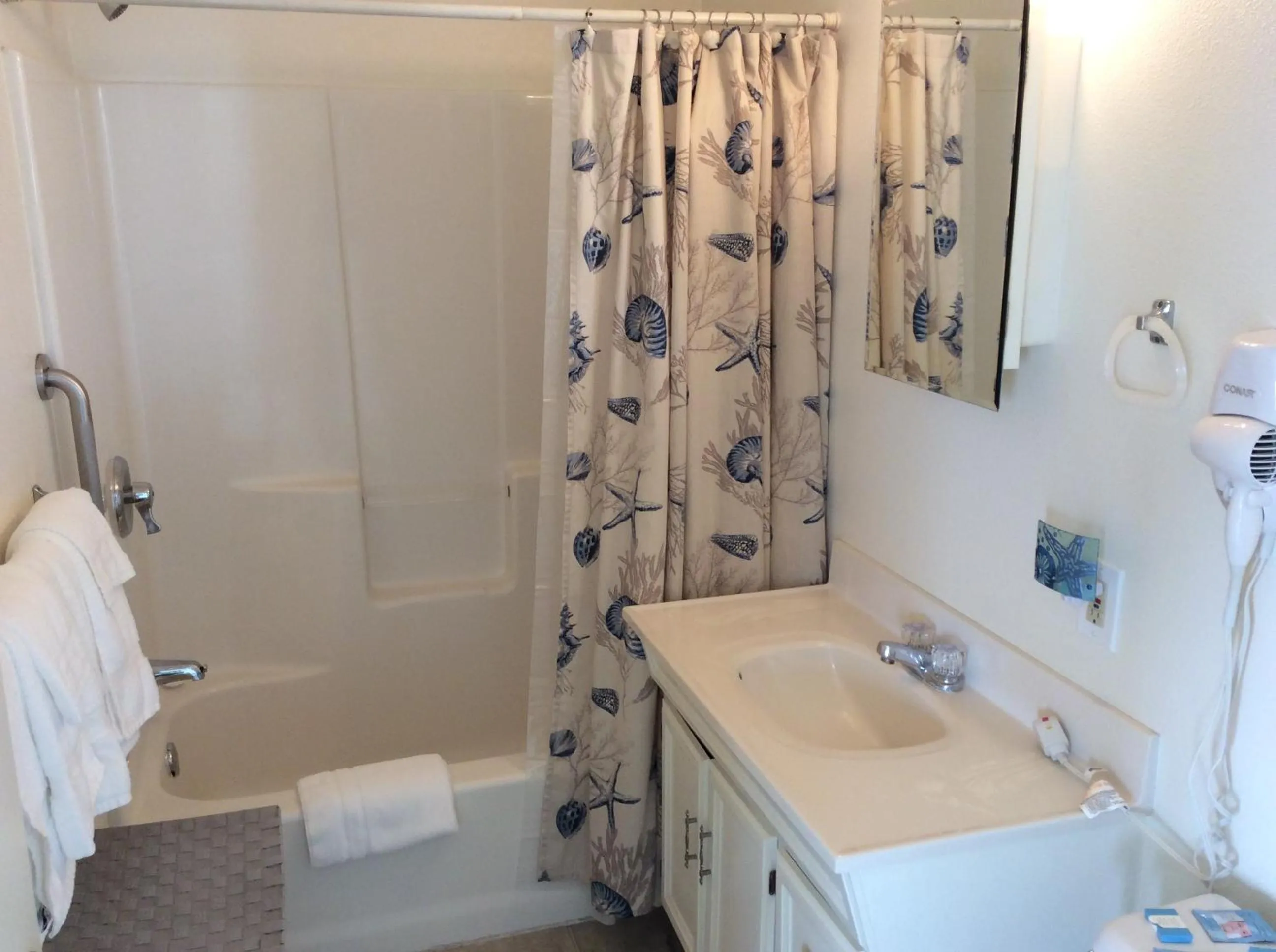 Bathroom in Gray's Inn & Gallery