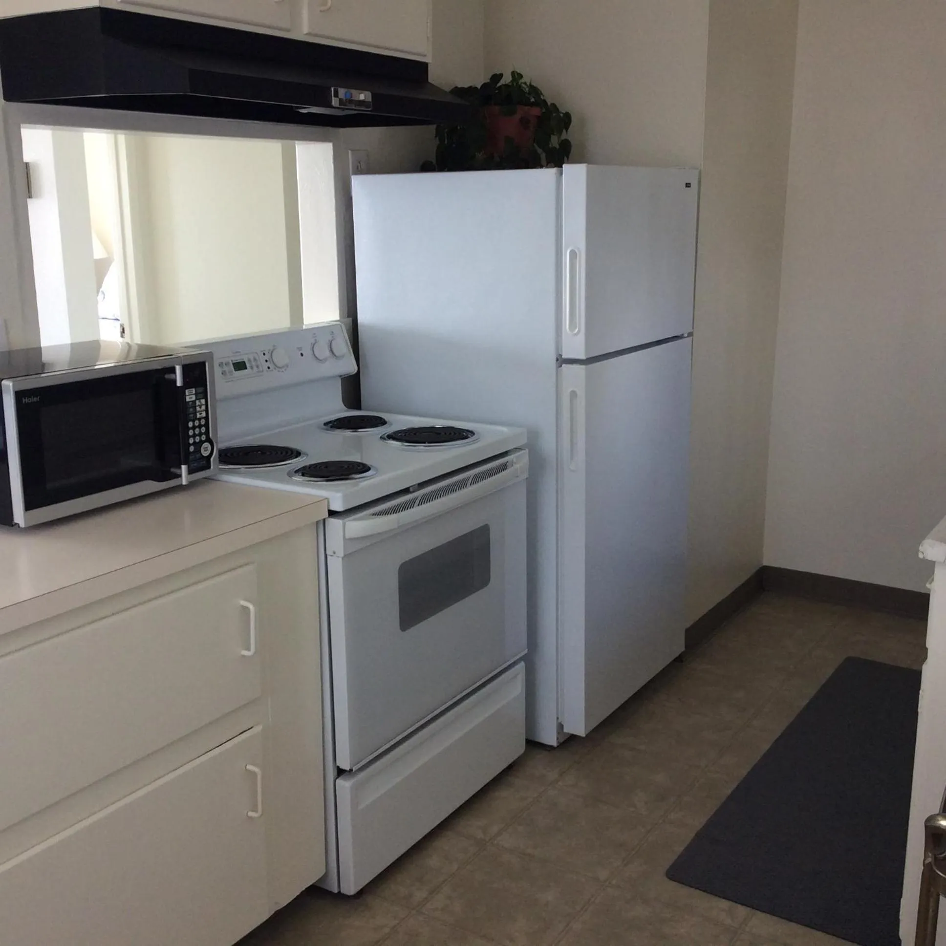 Kitchen or kitchenette in Gray's Inn & Gallery
