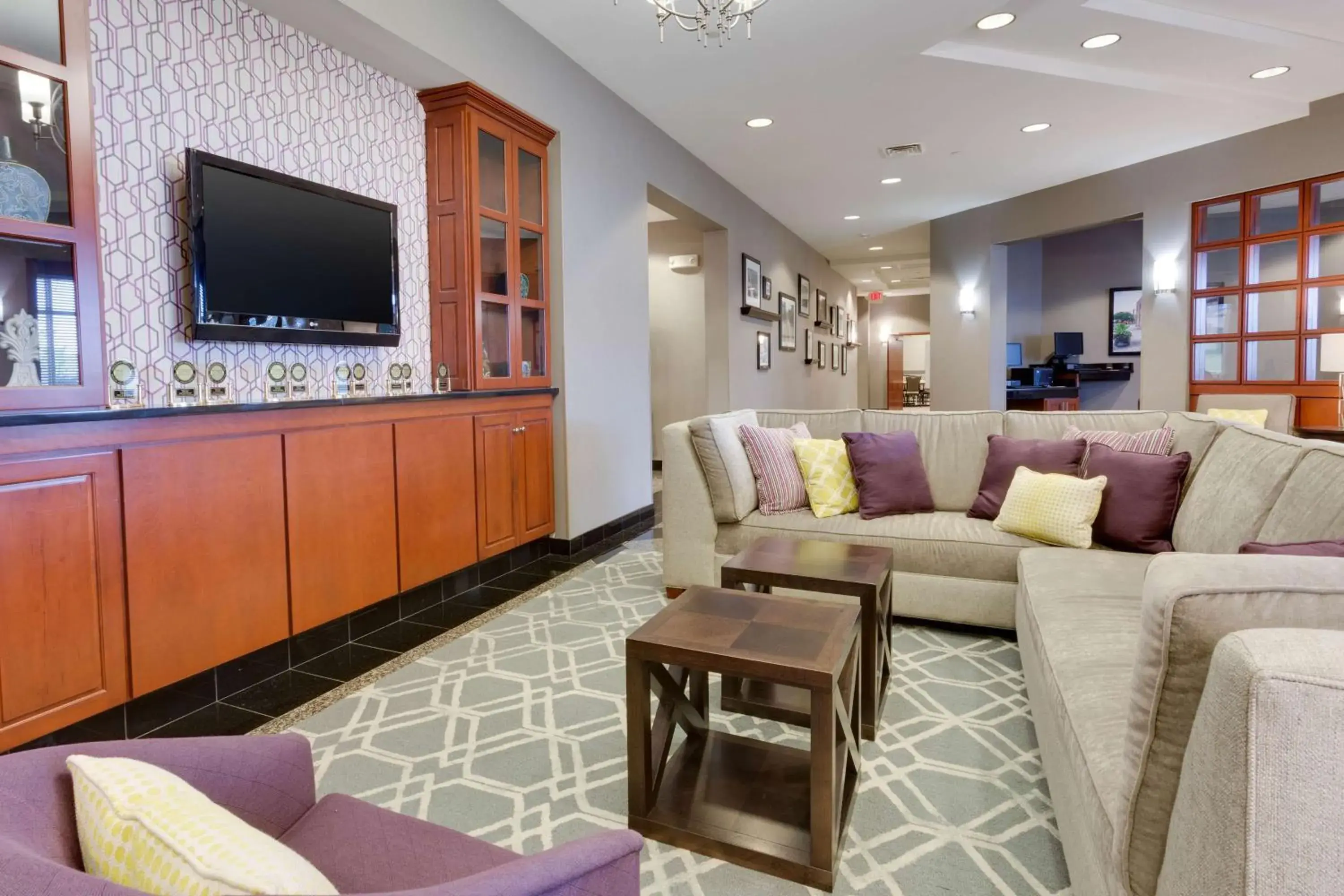 Lobby or reception in Drury Inn & Suites Middletown Franklin Lobby or reception in Drury Inn & Suites Middletown Franklin