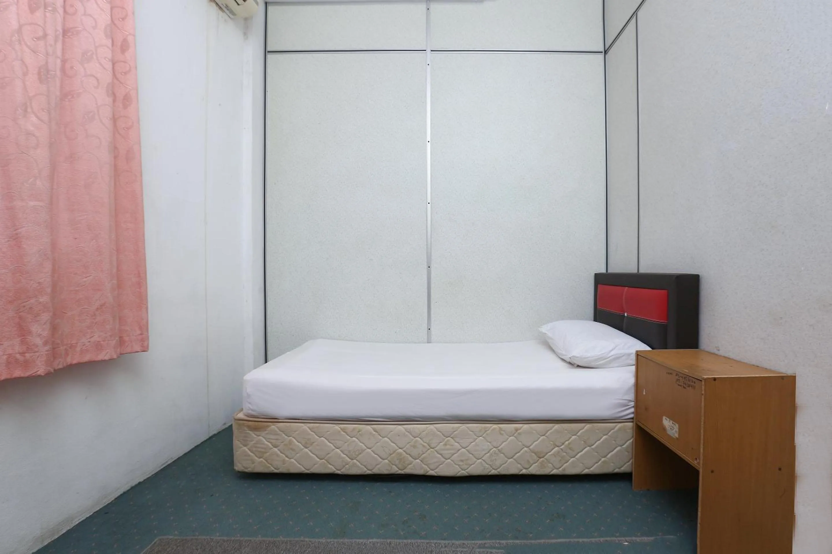 Bedroom in Hotel O D&d Budget Inn