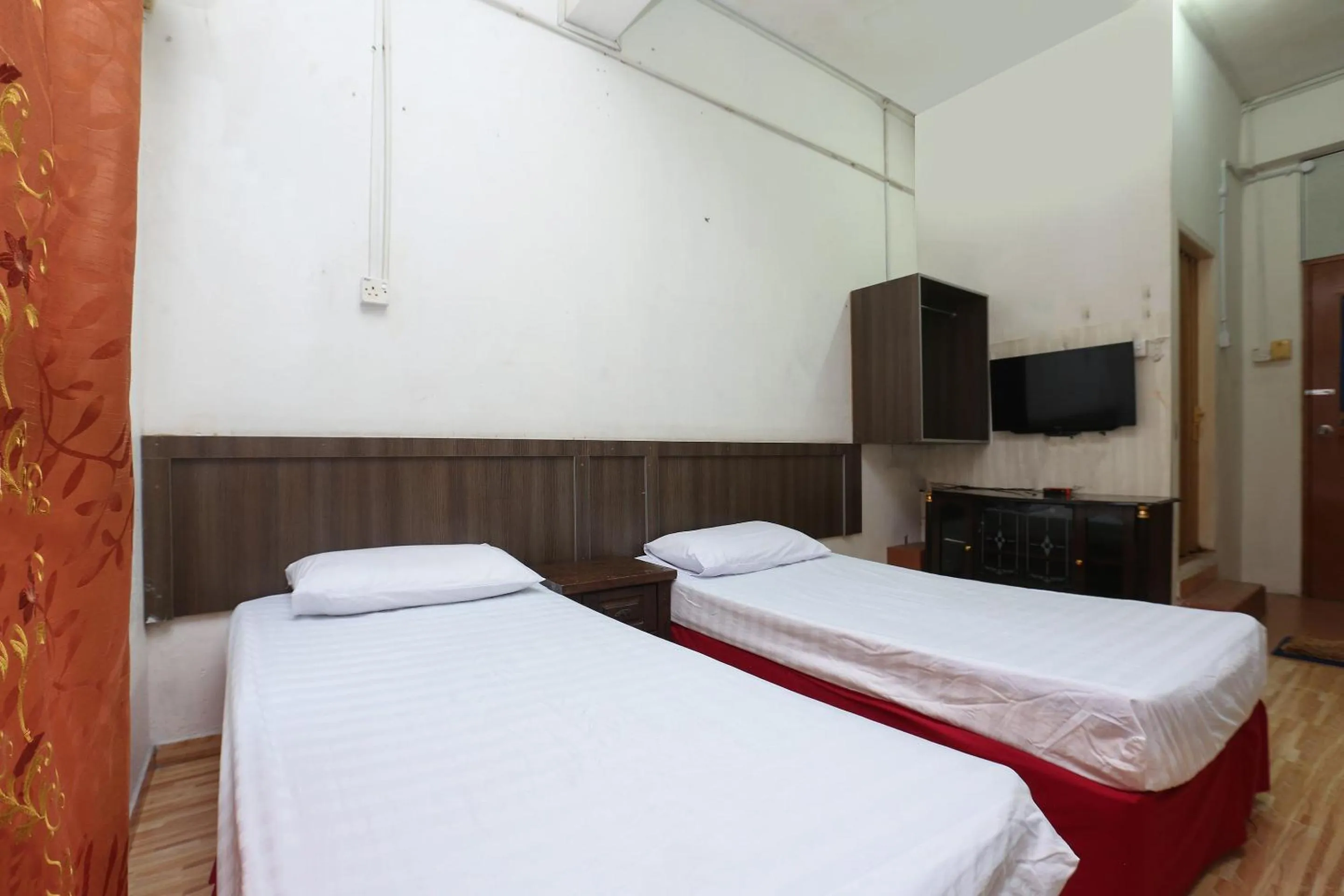 Deluxe Twin Room in SPOT ON 89755 D&d Budget Inn