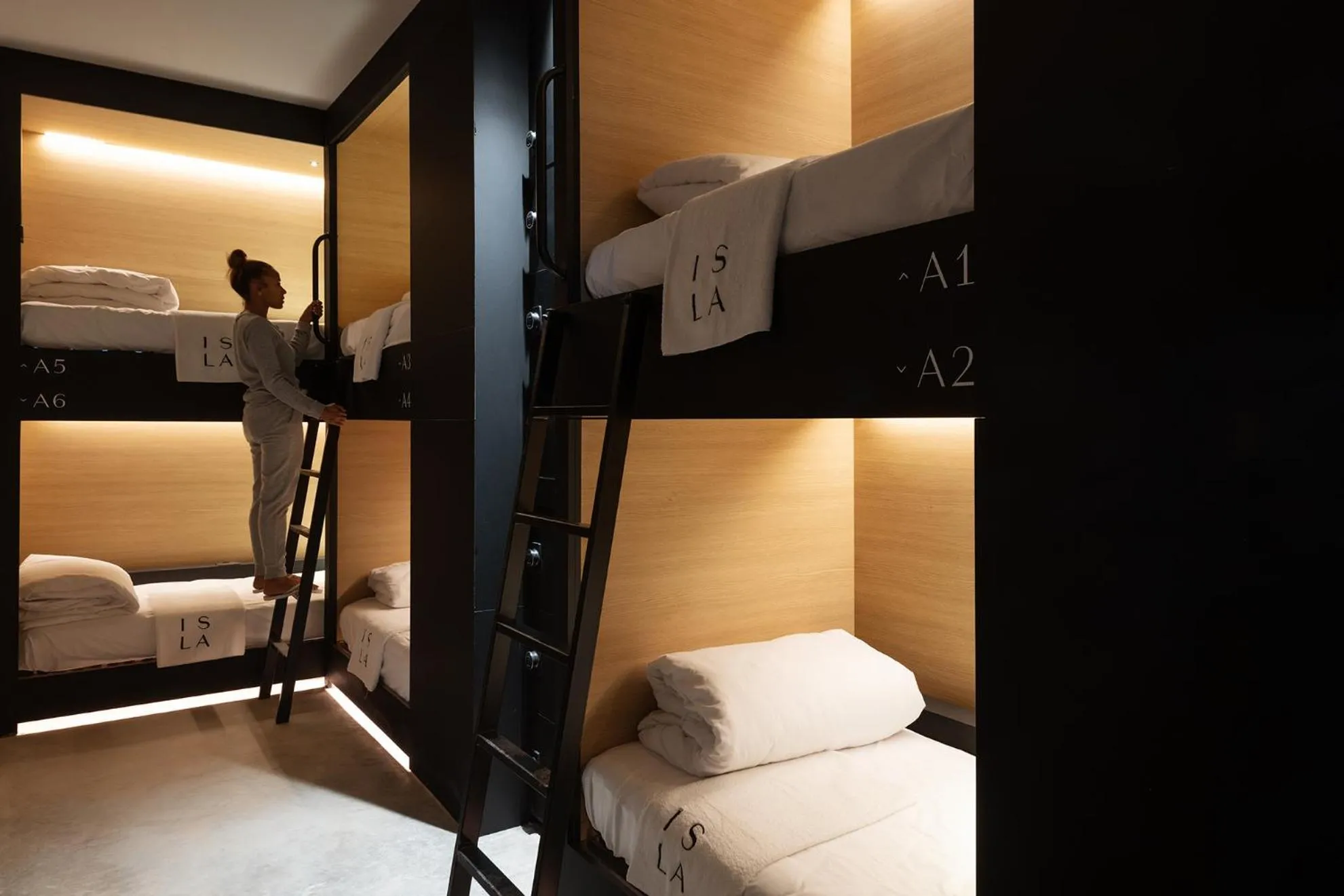 Photo of the whole room, Bed in ISLA Tel Aviv