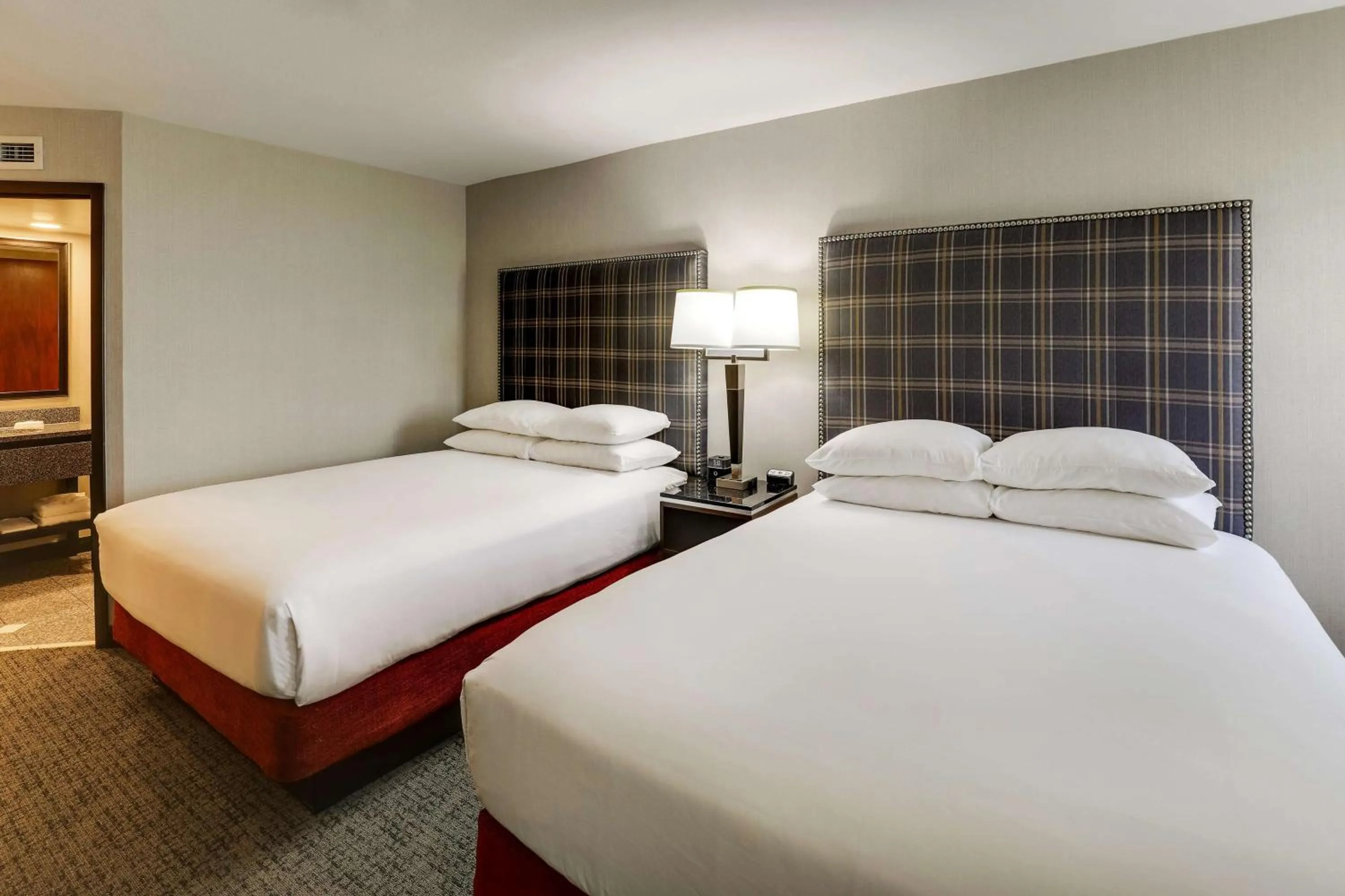 Bedroom, Bed in Drury Inn & Suites St Joseph