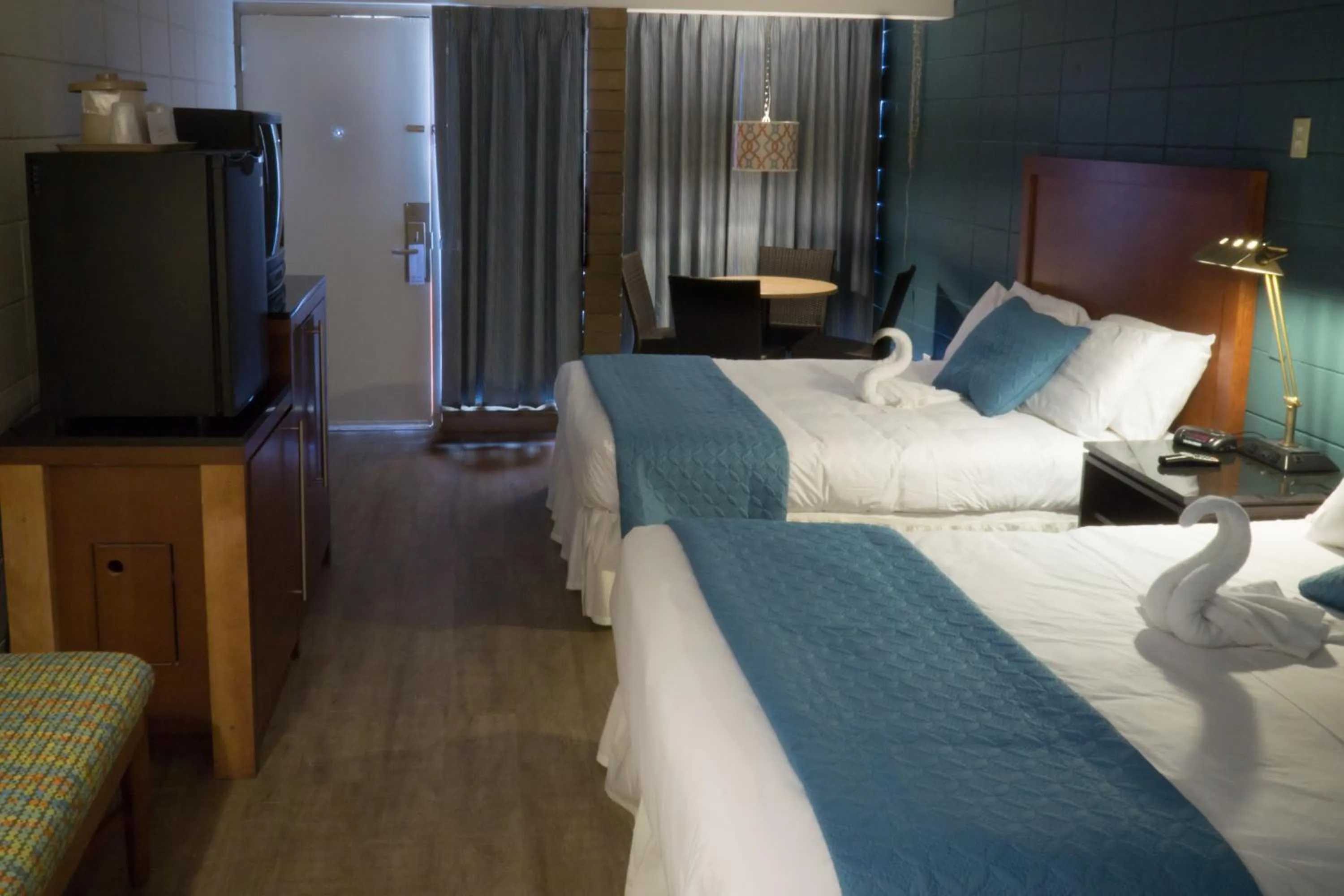 Photo of the whole room in Charlroy Motel