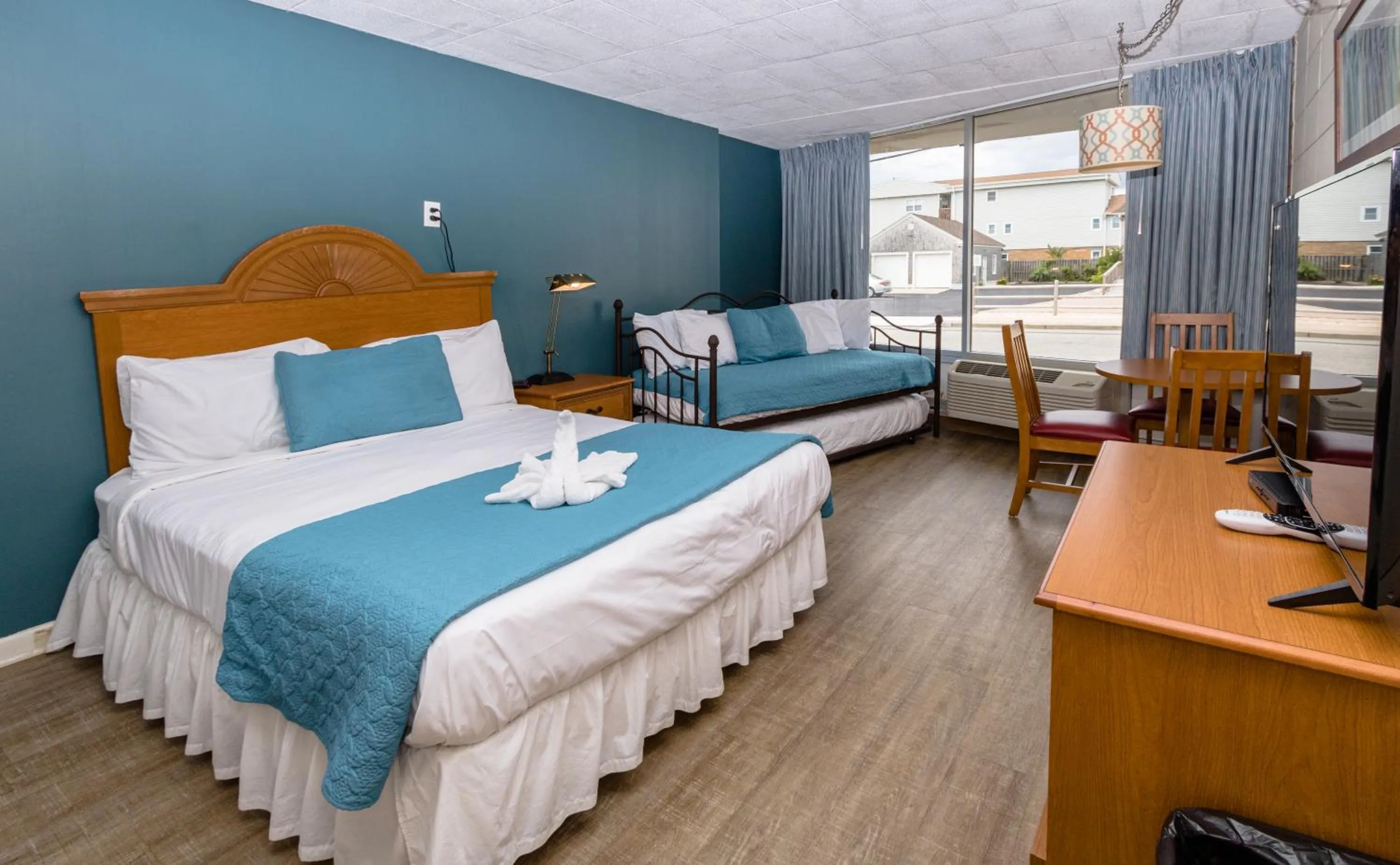 Bed in Charlroy Motel