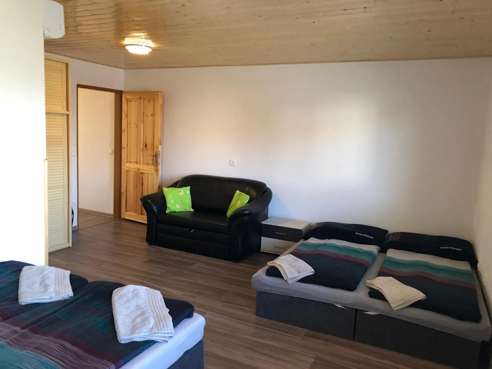 Bed in Penzion Zaječský šenk