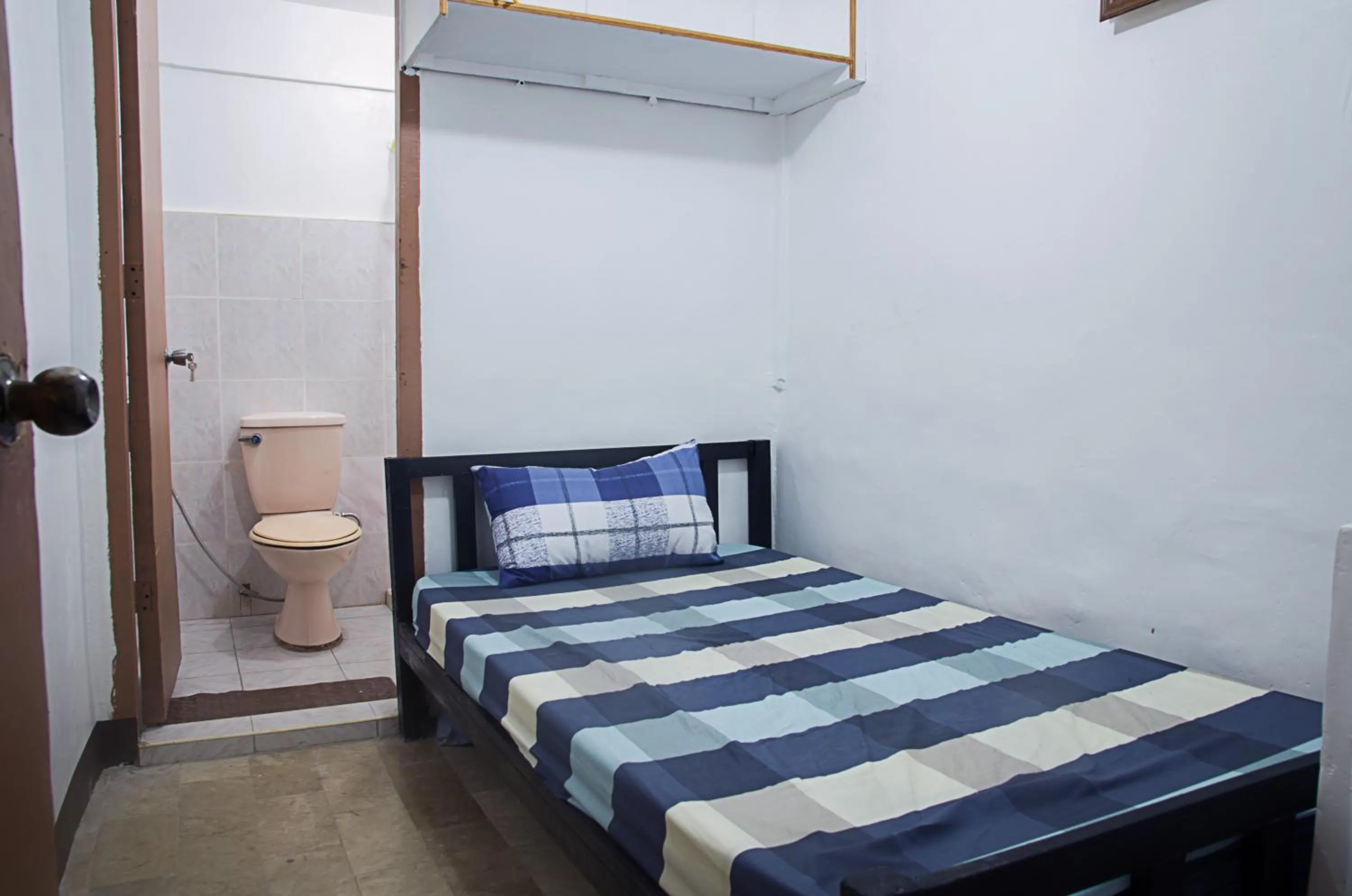 Bed in RedDoorz @ Calceta Street Cogon