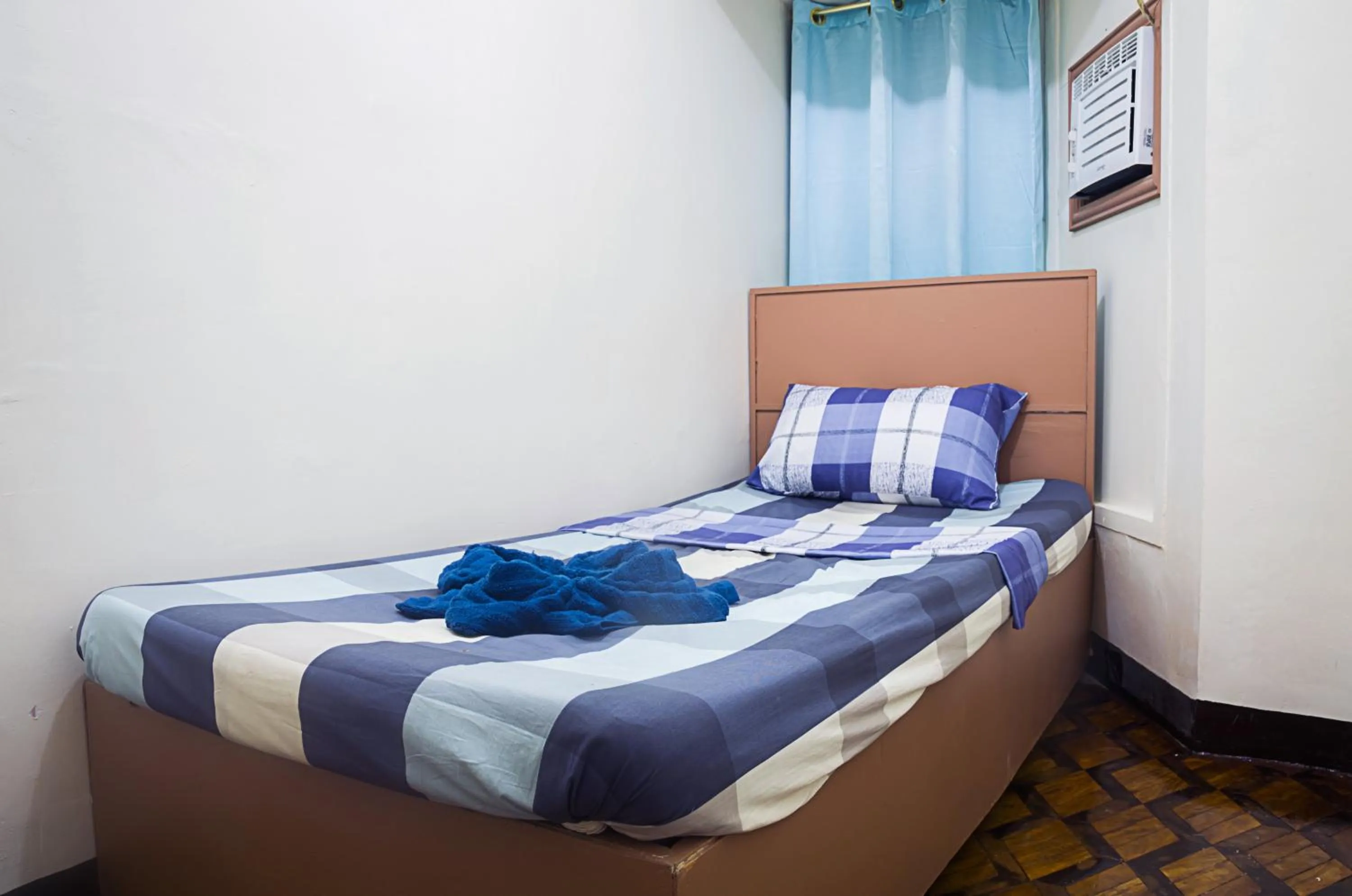 Bed in RedDoorz @ Calceta Street Cogon
