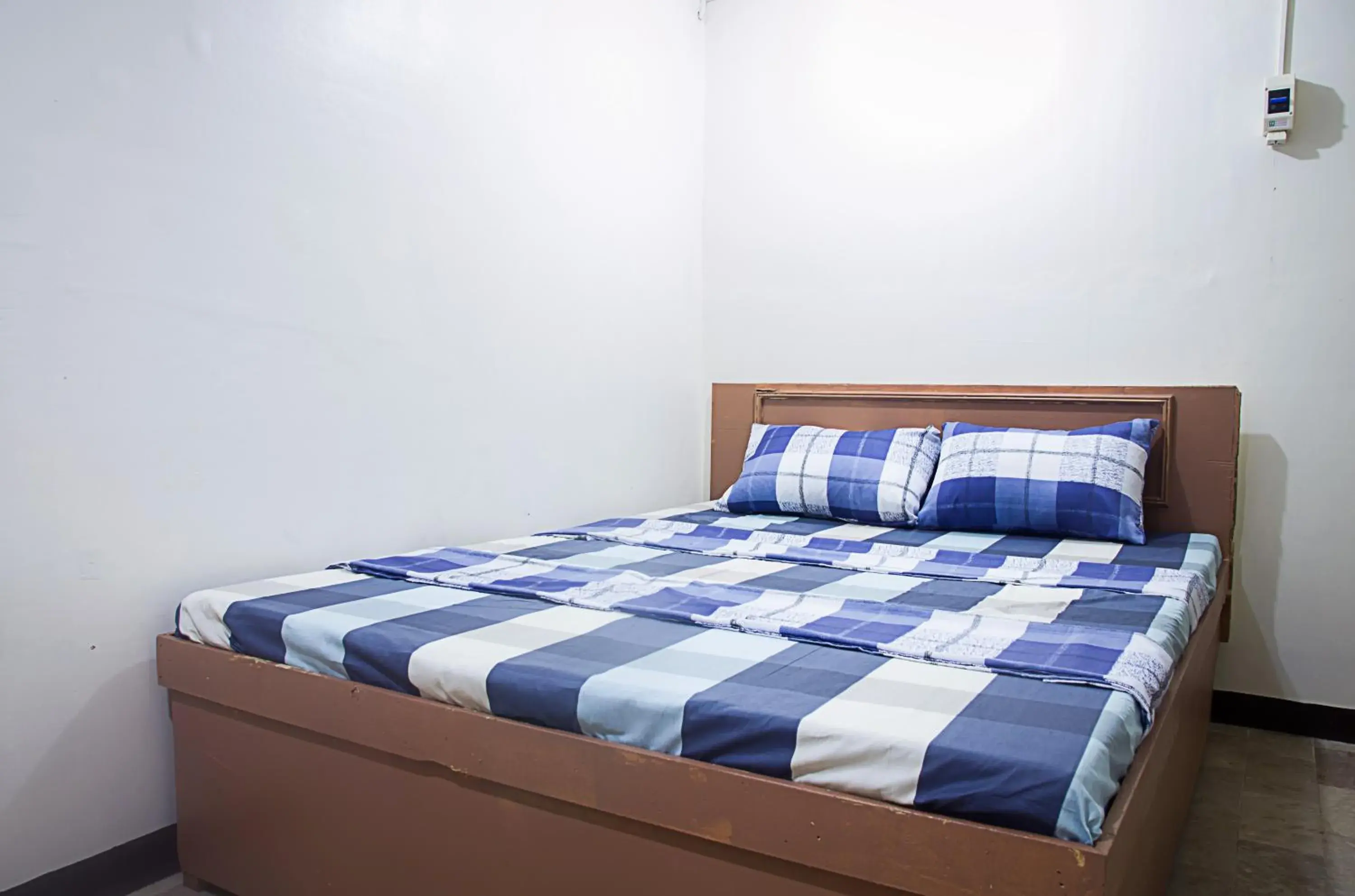 Bed in RedDoorz @ Calceta Street Cogon Bed in RedDoorz @ Calceta Street Cogon