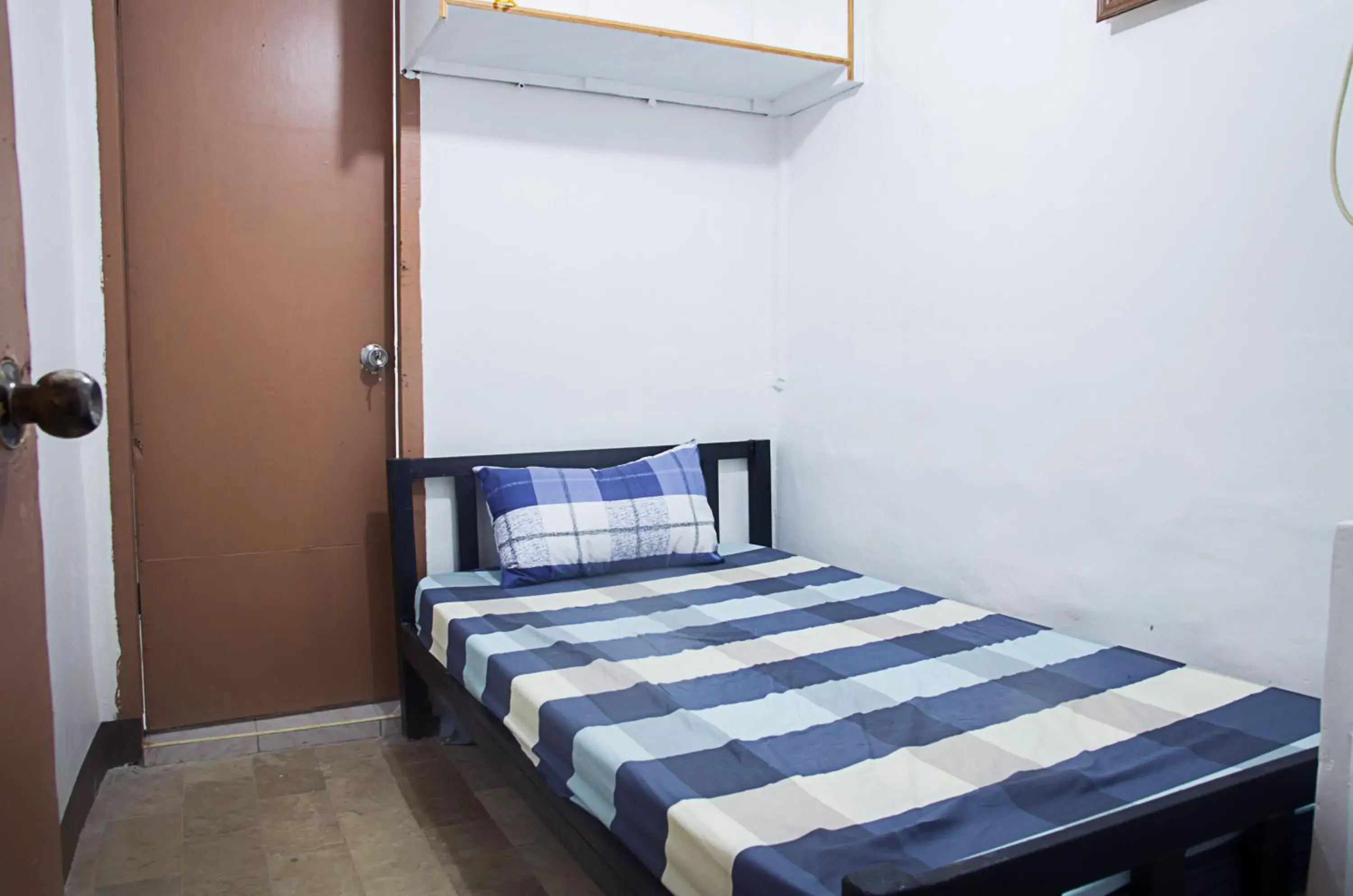 Bed in RedDoorz @ Calceta Street Cogon Bed in RedDoorz @ Calceta Street Cogon