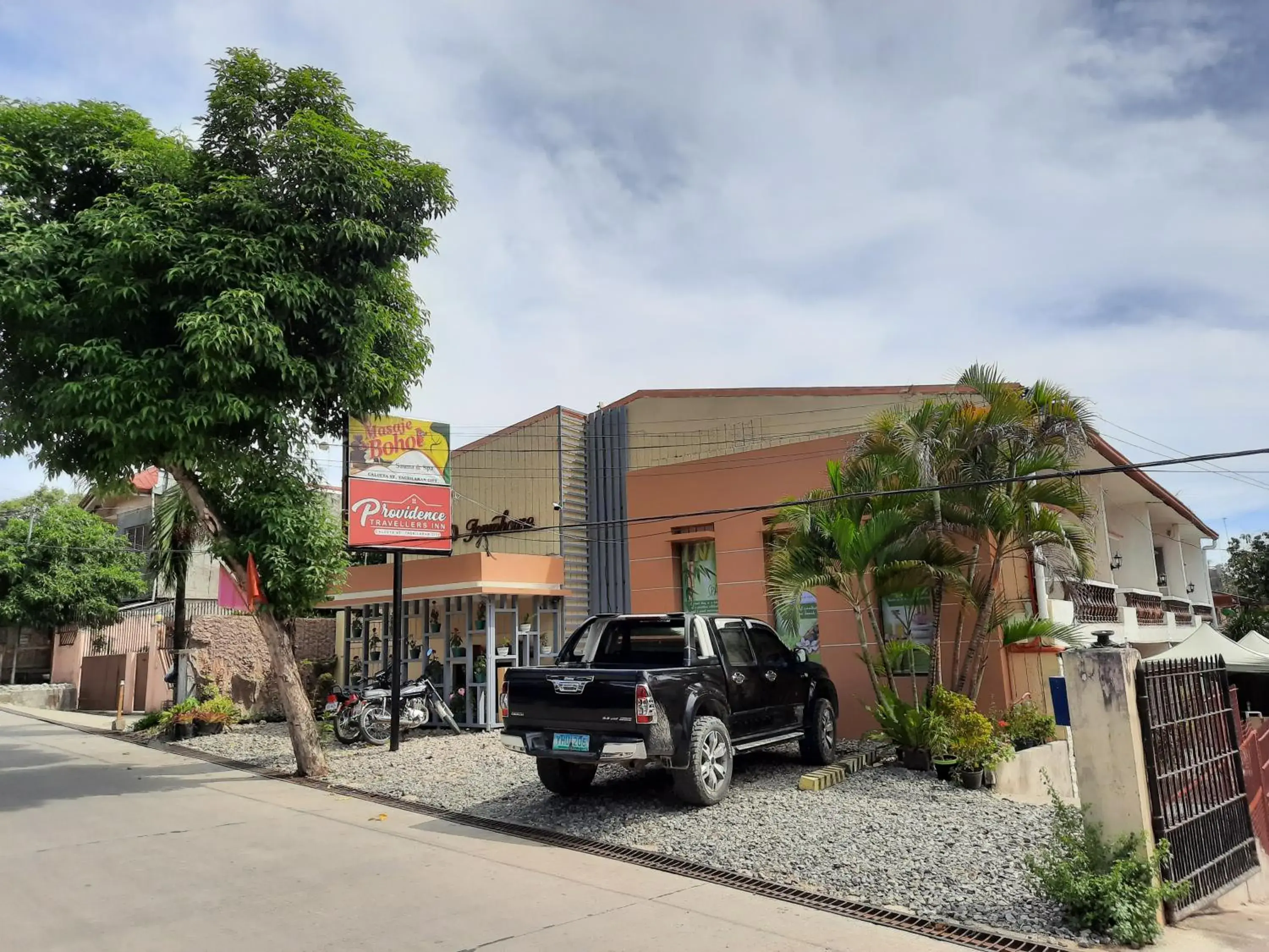 Property building in RedDoorz @ Calceta Street Cogon Property building in RedDoorz @ Calceta Street Cogon