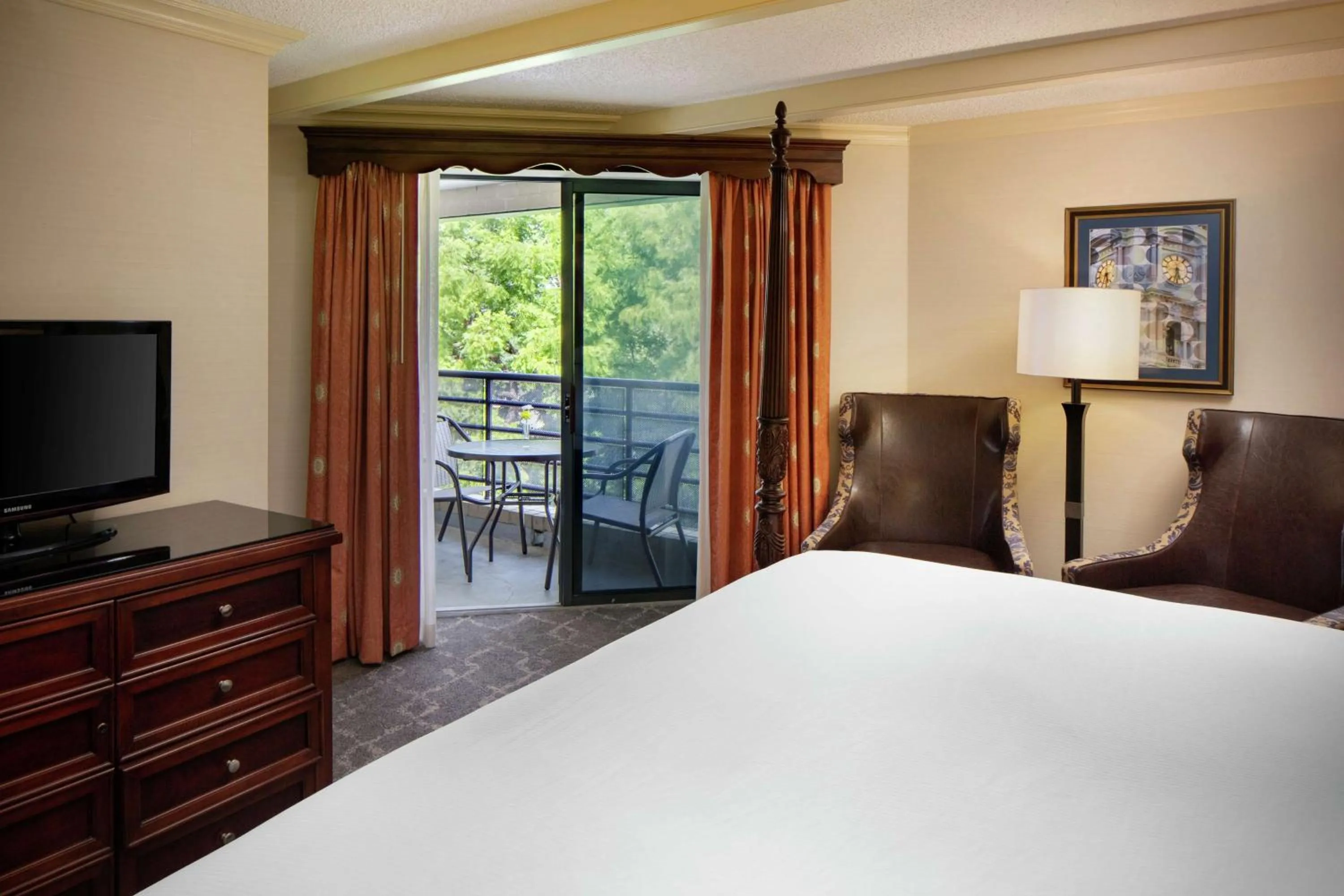 Bed in The Desmond Hotel Malvern, a DoubleTree by Hilton